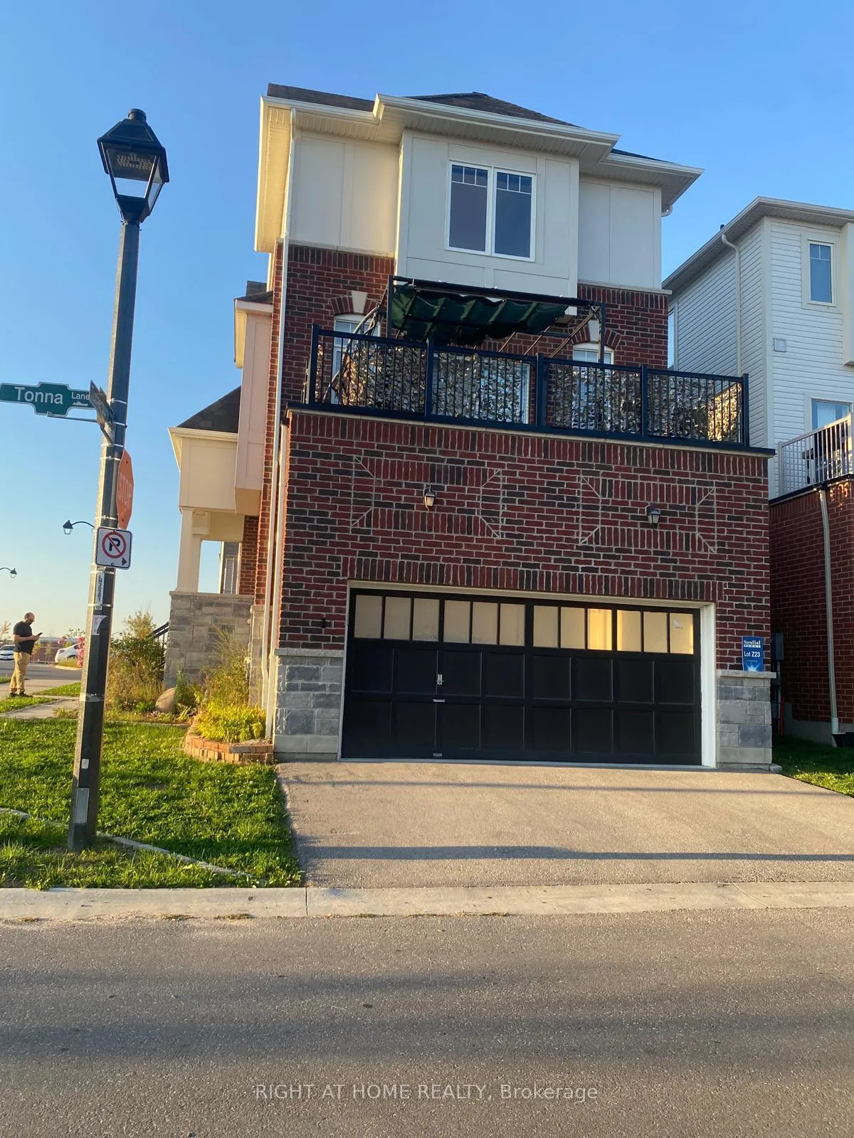 Photo 42 of 1 Mortlock Street E, Ajax, Central East — HOMEH
