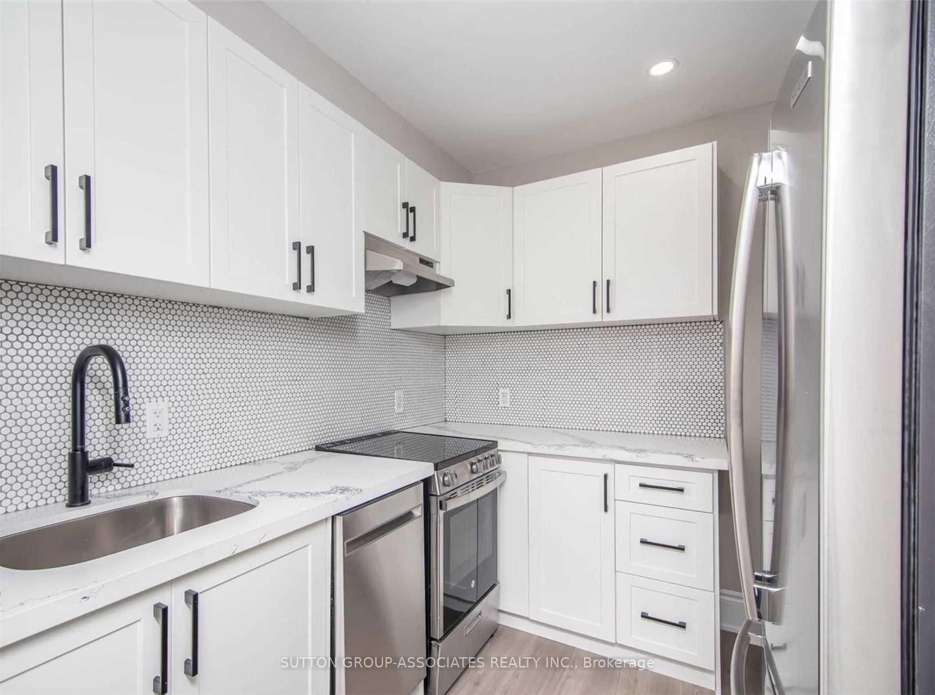 Photo 2 of Unit Main, 521 Rogers Road, Toronto, Keelesdale-Eglinton West — HOMEH