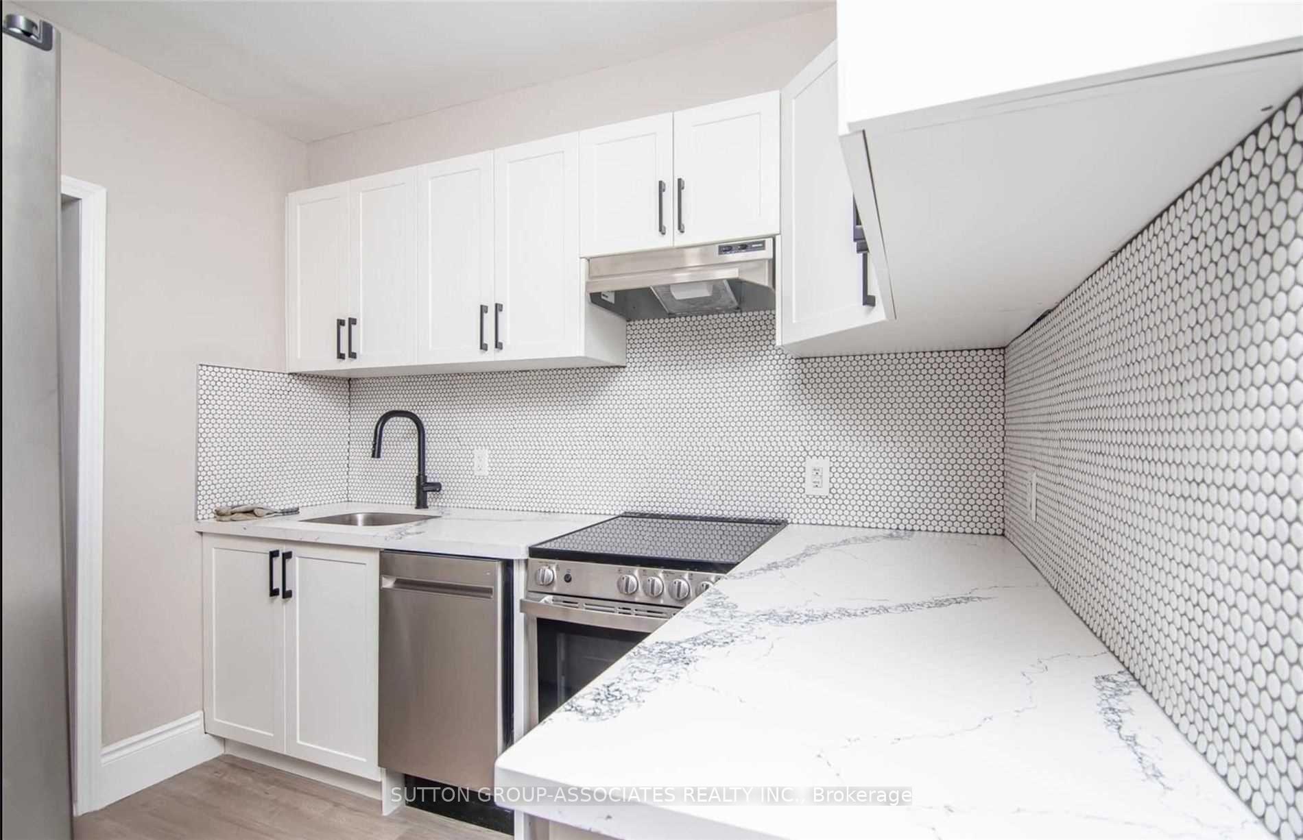 Photo 3 of Unit Main, 521 Rogers Road, Toronto, Keelesdale-Eglinton West — HOMEH