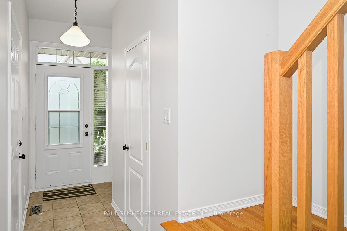 Photo 2 of 115 Tall Oak Private, Ottawa, Riverview Park — HOMEH