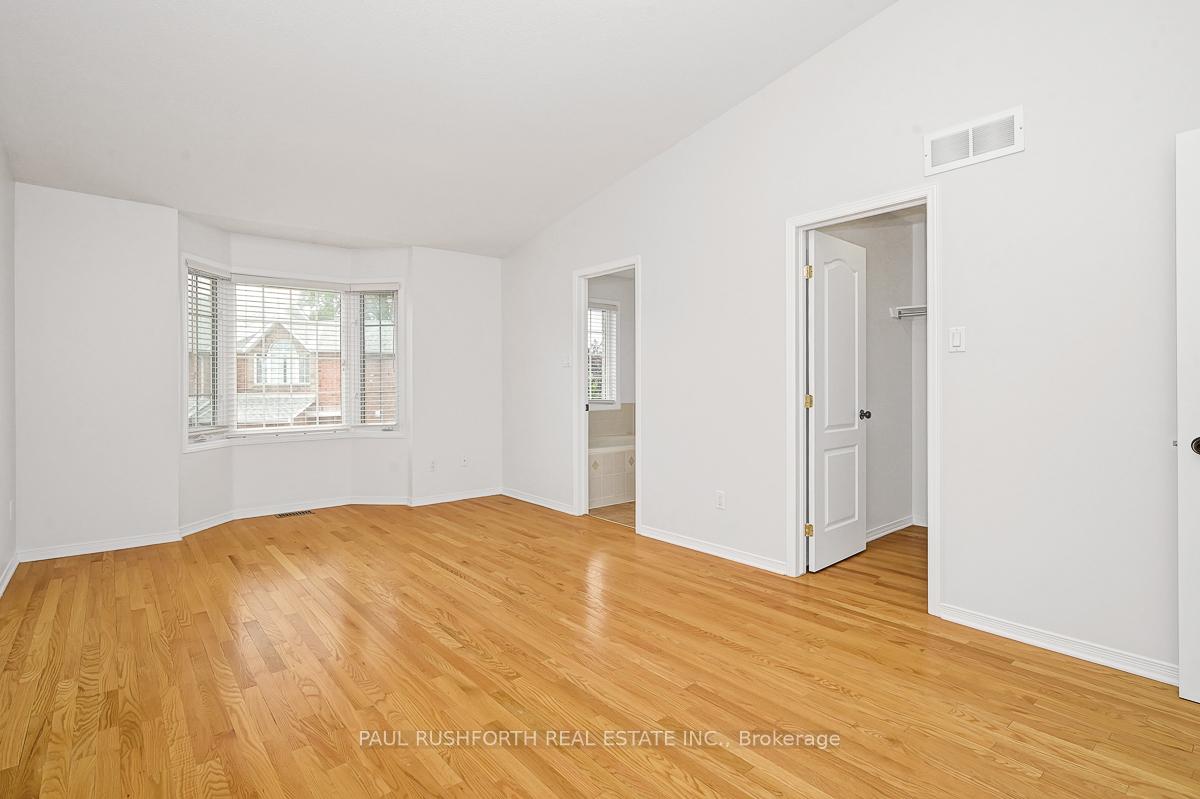 Photo 11 of 115 Tall Oak Private, Ottawa, Riverview Park — HOMEH