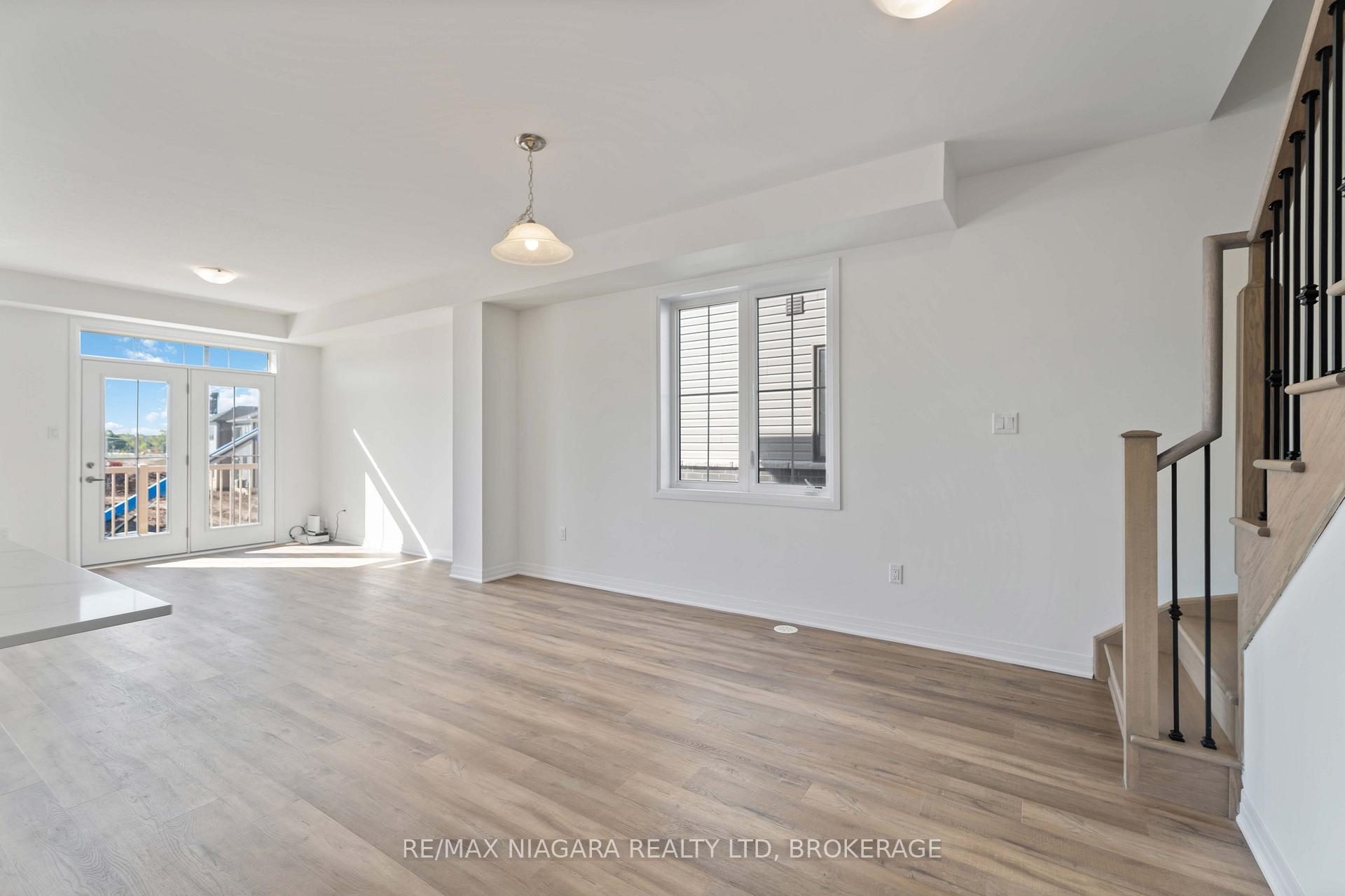 Photo 5 of 12 Feather Road, Welland, Dain City — HOMEH
