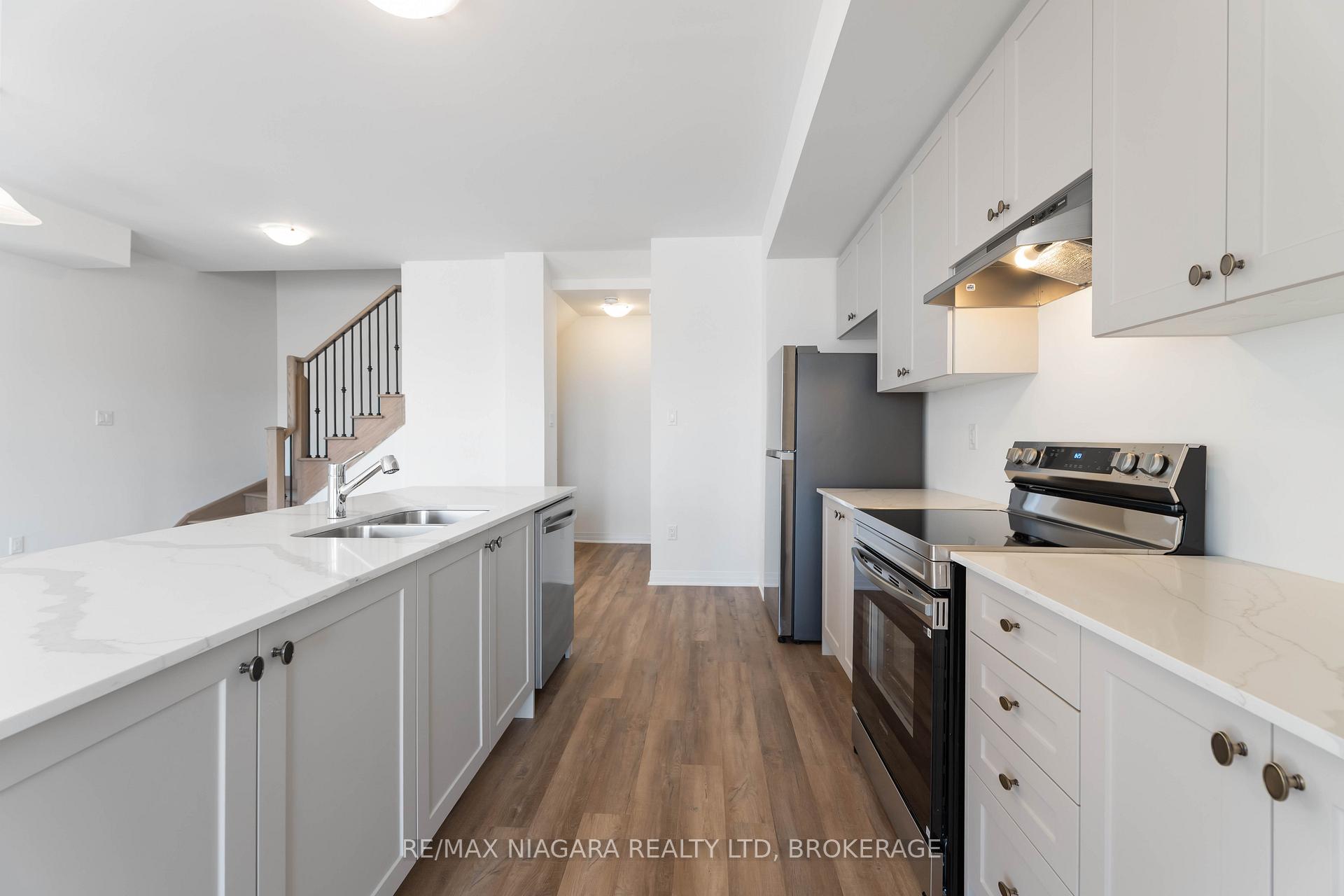 Photo 9 of 12 Feather Road, Welland, Dain City — HOMEH