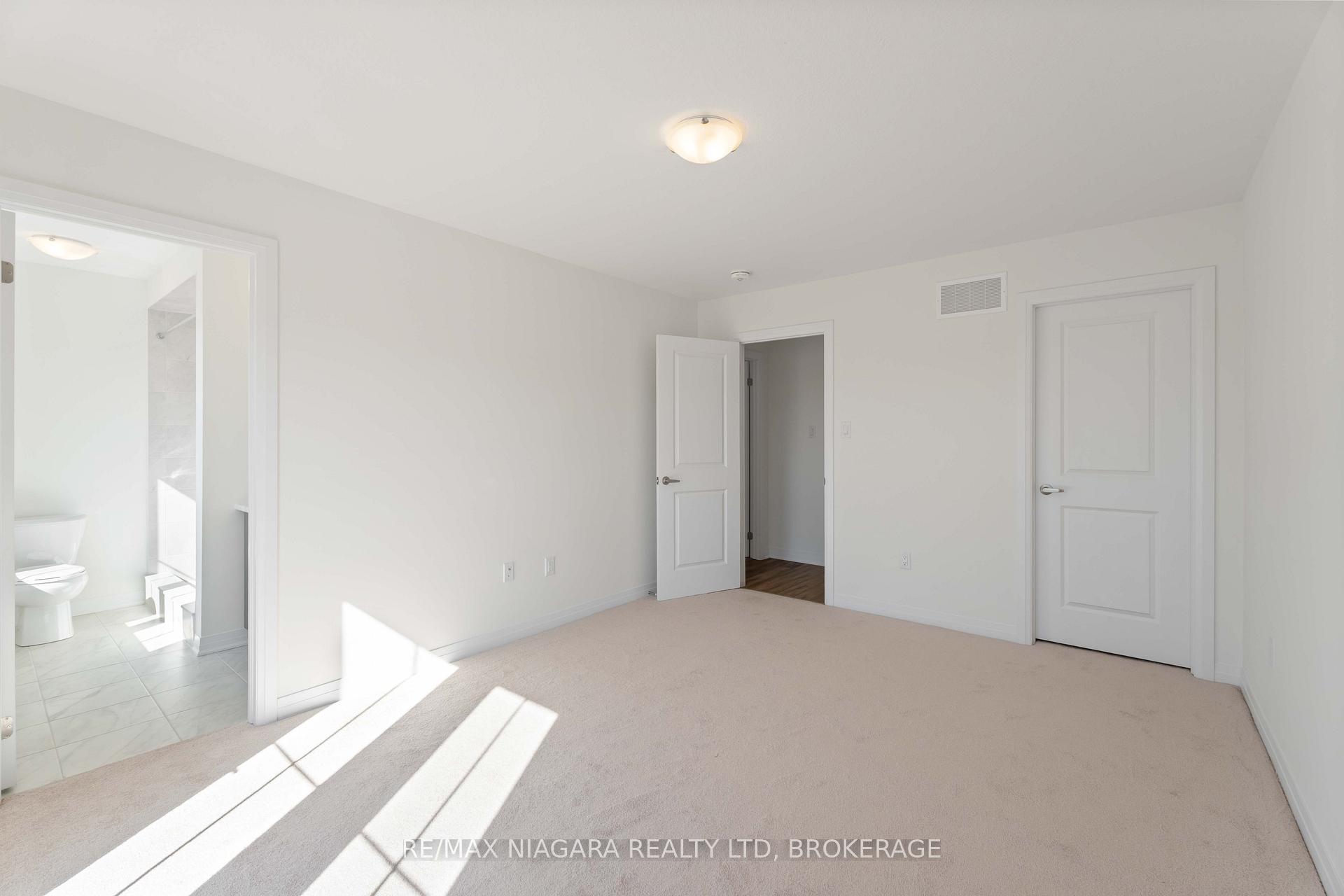 Photo 20 of 12 Feather Road, Welland, Dain City — HOMEH