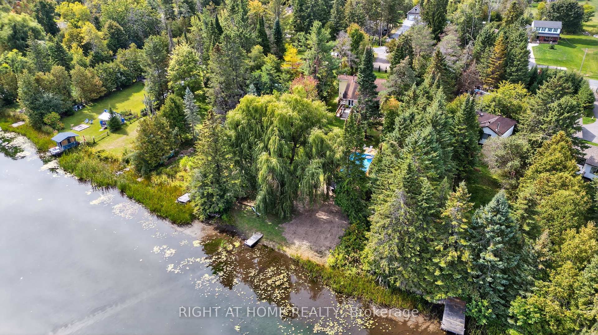 Photo 3 of 11 Nicholson Drive, Uxbridge, Rural Uxbridge — HOMEH