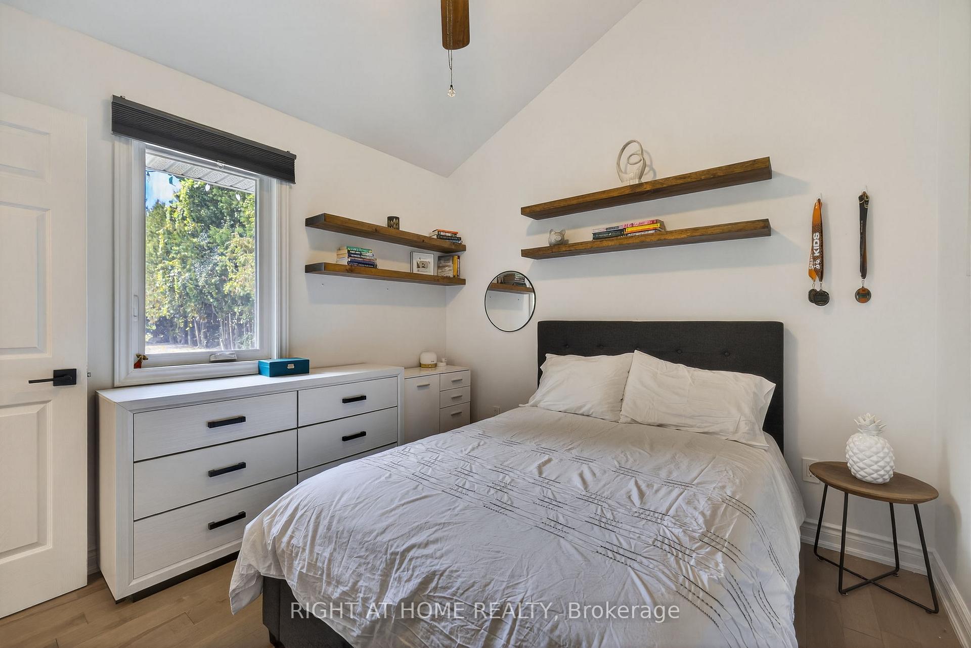 Photo 13 of 11 Nicholson Drive, Uxbridge, Rural Uxbridge — HOMEH