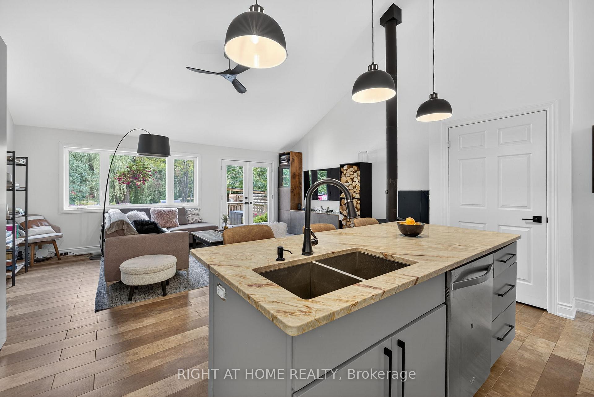 Photo 20 of 11 Nicholson Drive, Uxbridge, Rural Uxbridge — HOMEH