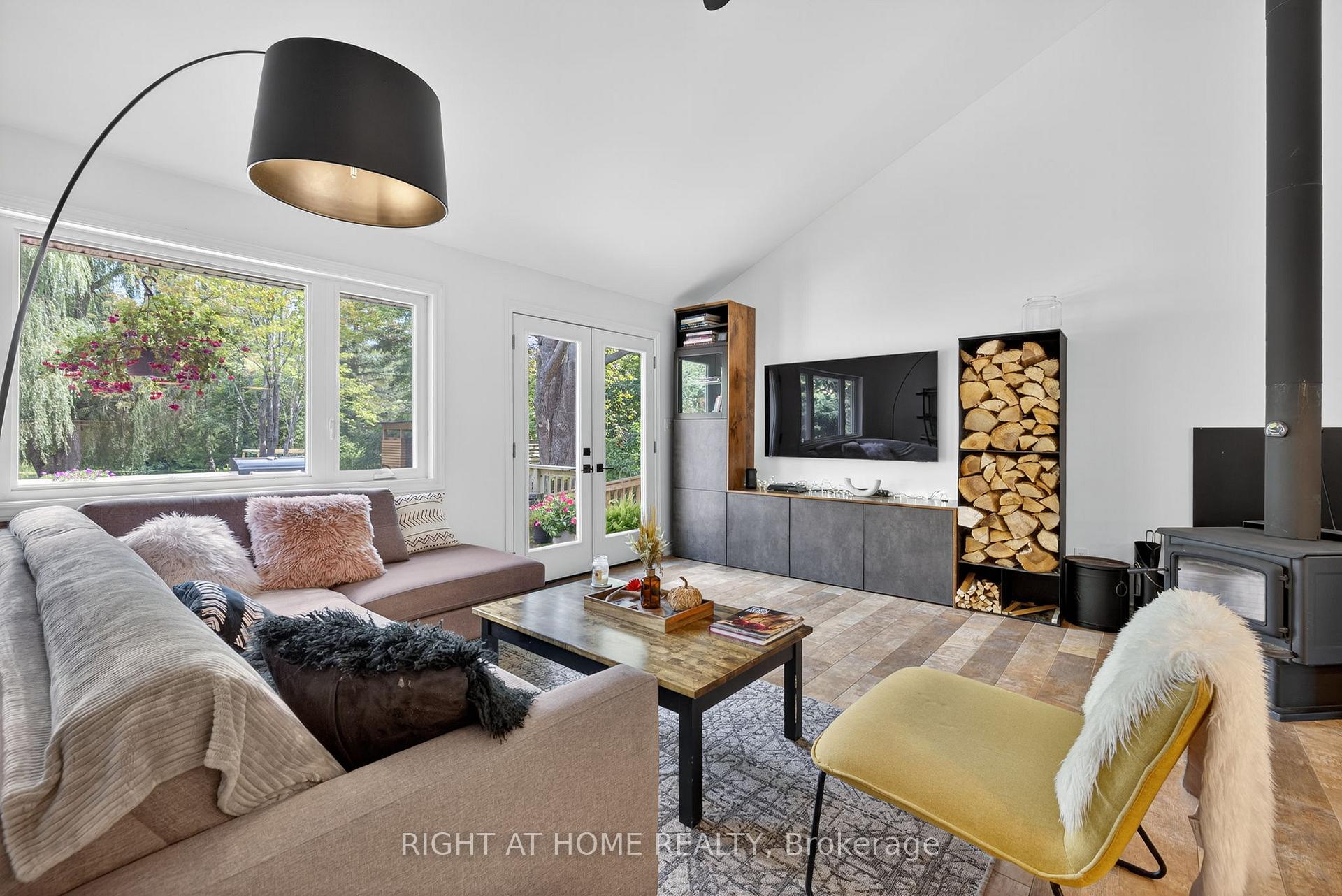 Photo 26 of 11 Nicholson Drive, Uxbridge, Rural Uxbridge — HOMEH