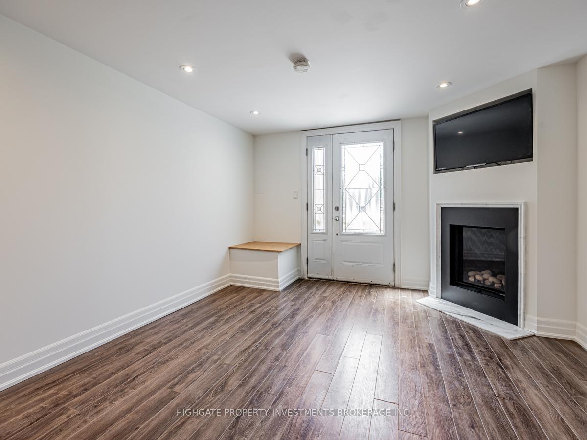 Photo 5 of Unit Bsmt, 170 Ennerdale Road, Toronto, Caledonia-Fairbank — HOMEH