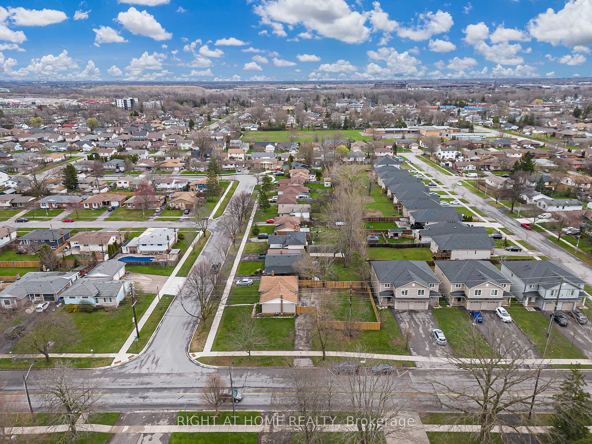 Photo 33 of 3 Northgate Drive, Welland, N. Welland — HOMEH