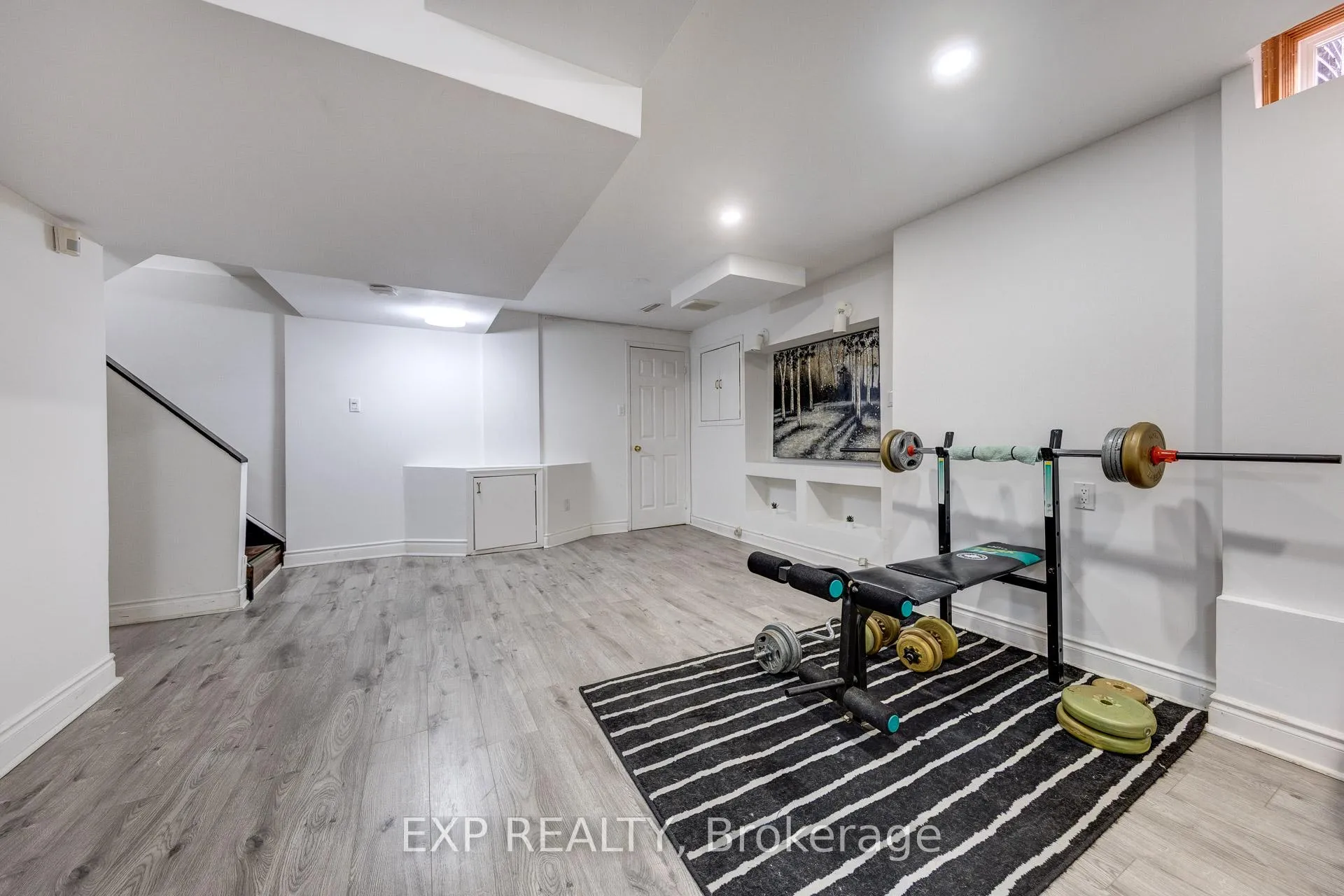 Photo 12 of 158 Millcroft Way N, Vaughan, Brownridge — HOMEH