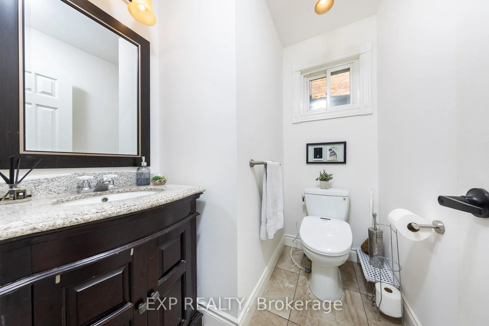 Photo 16 of 158 Millcroft Way N, Vaughan, Brownridge — HOMEH