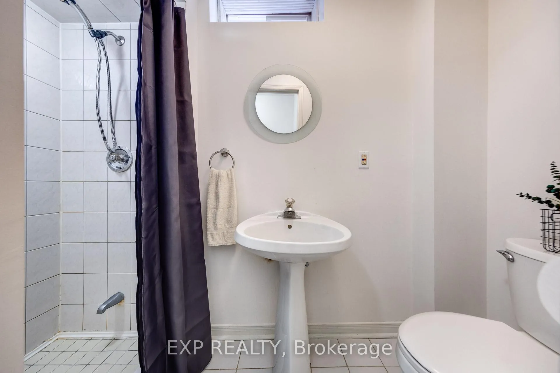 Photo 17 of 158 Millcroft Way N, Vaughan, Brownridge — HOMEH