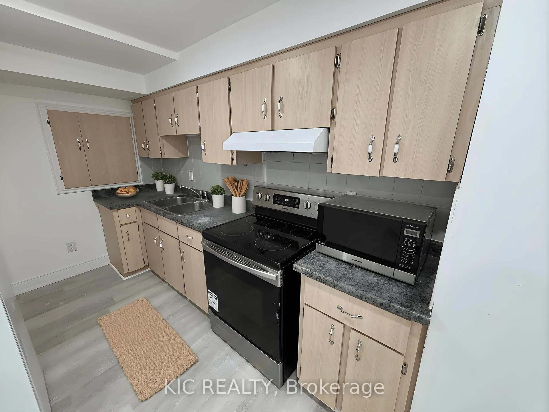 Photo 4 of Unit Lower Level, 213 Equator Crescent, Vaughan, Vellore Village — HOMEH