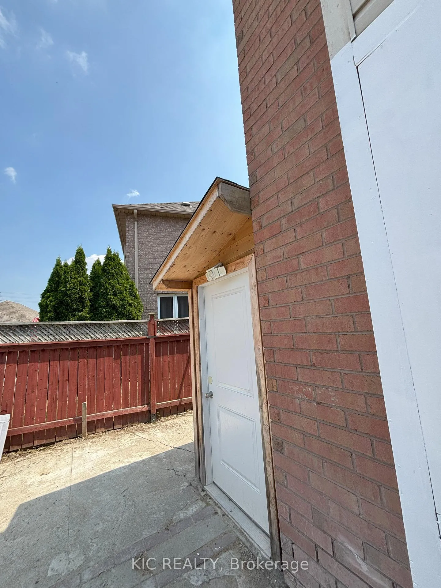 Photo 14 of Unit Lower Level, 213 Equator Crescent, Vaughan, Vellore Village — HOMEH