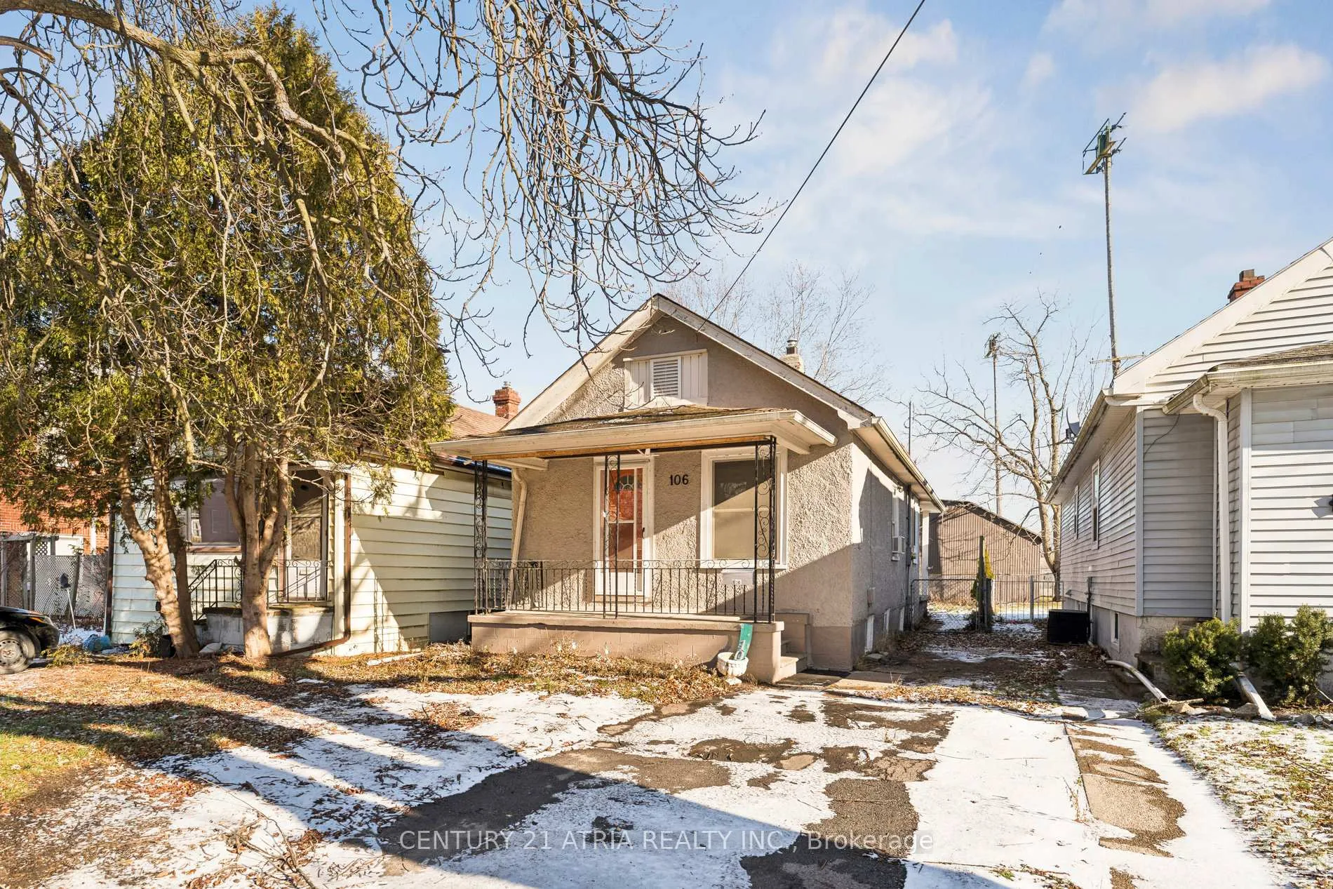 Front of 106 Burgar Street