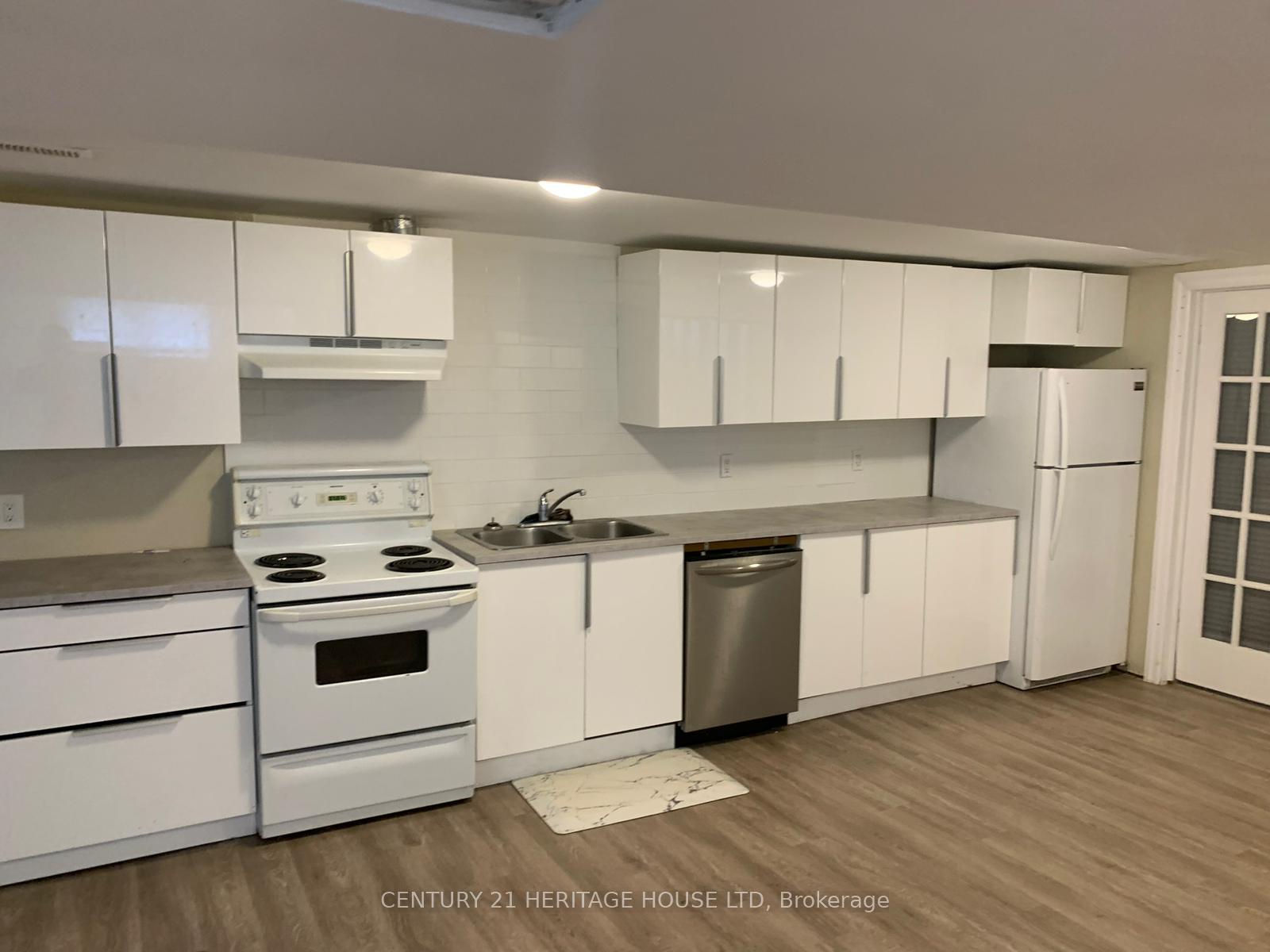 Photo 2 of Unit LOWER, 657A Silverbirch Road, Waterloo, Lakeshore Village — HOMEH