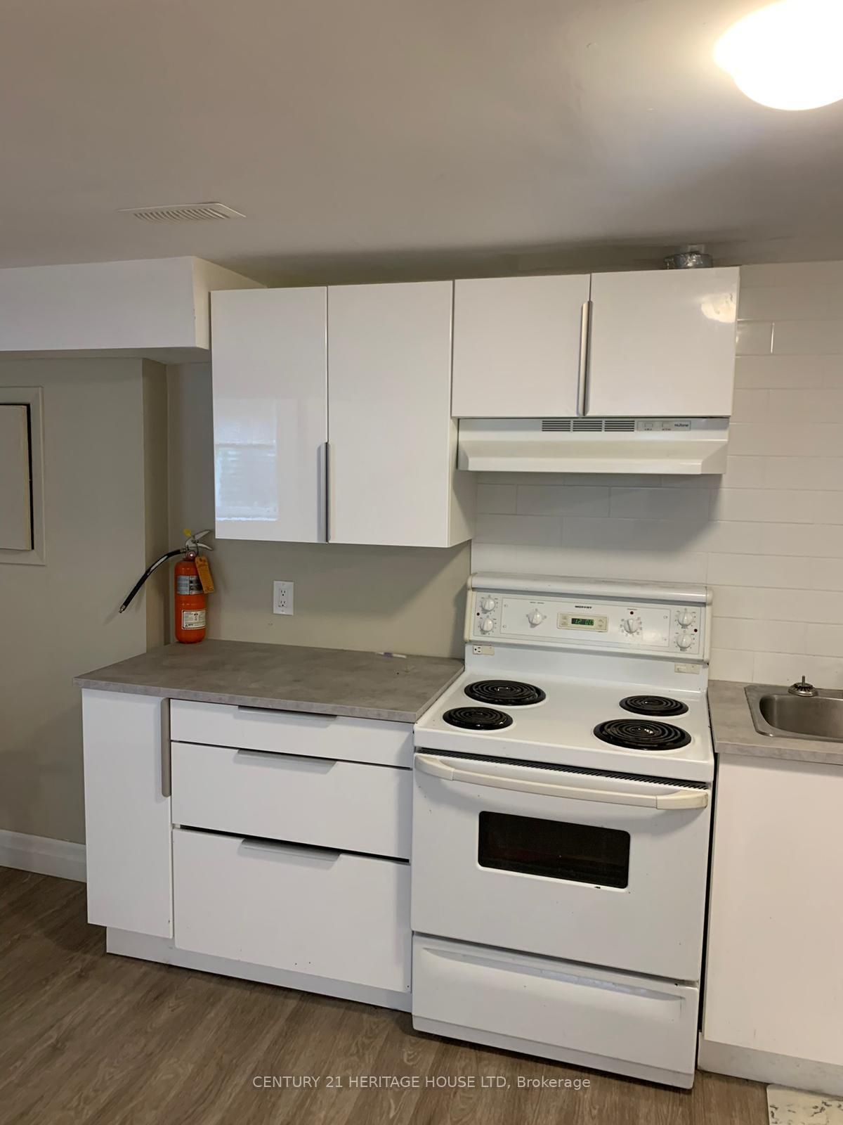 Photo 5 of Unit LOWER, 657A Silverbirch Road, Waterloo, Lakeshore Village — HOMEH