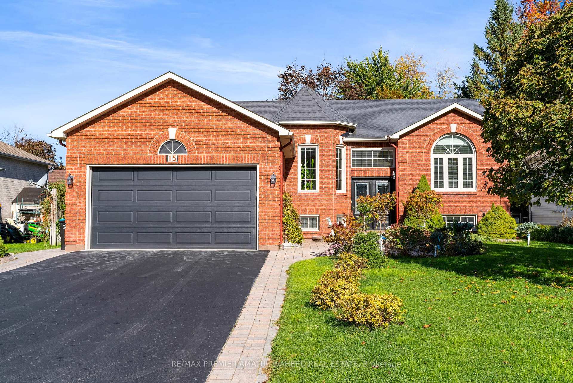 Photo 1 of 15 Bush Crescent, Wasaga Beach — HOMEH