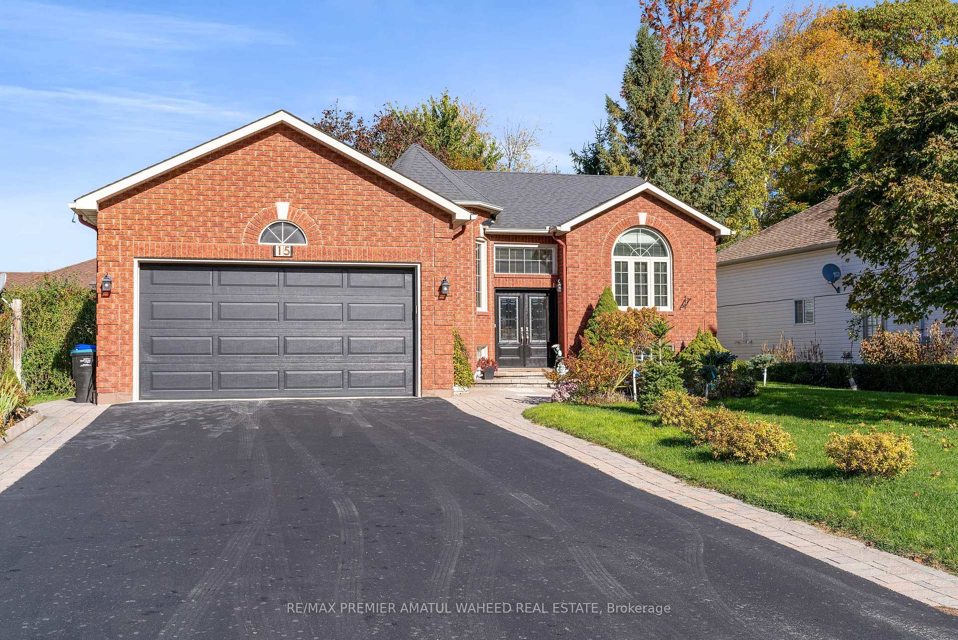 Photo 2 of 15 Bush Crescent, Wasaga Beach — HOMEH
