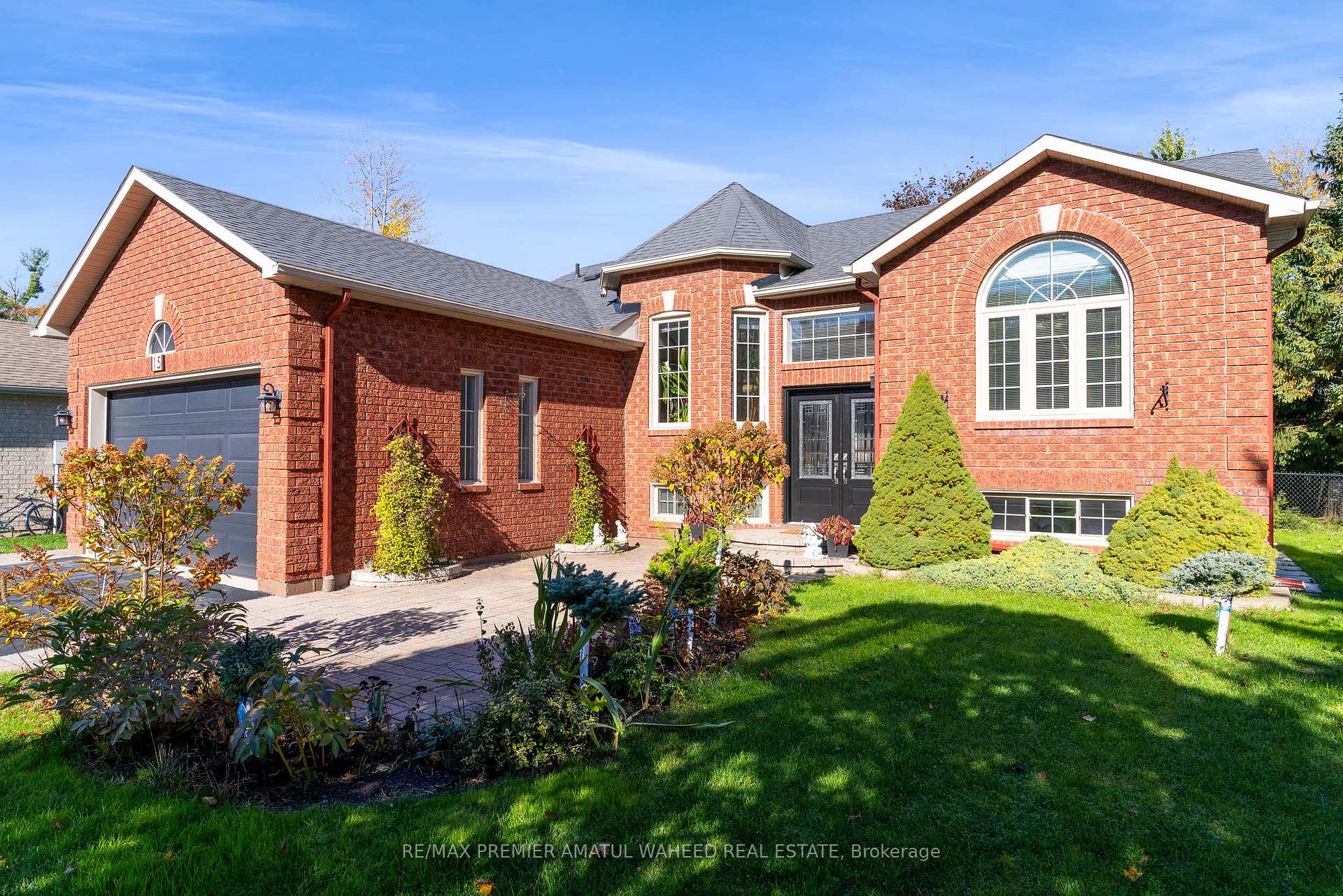 Photo 3 of 15 Bush Crescent, Wasaga Beach — HOMEH