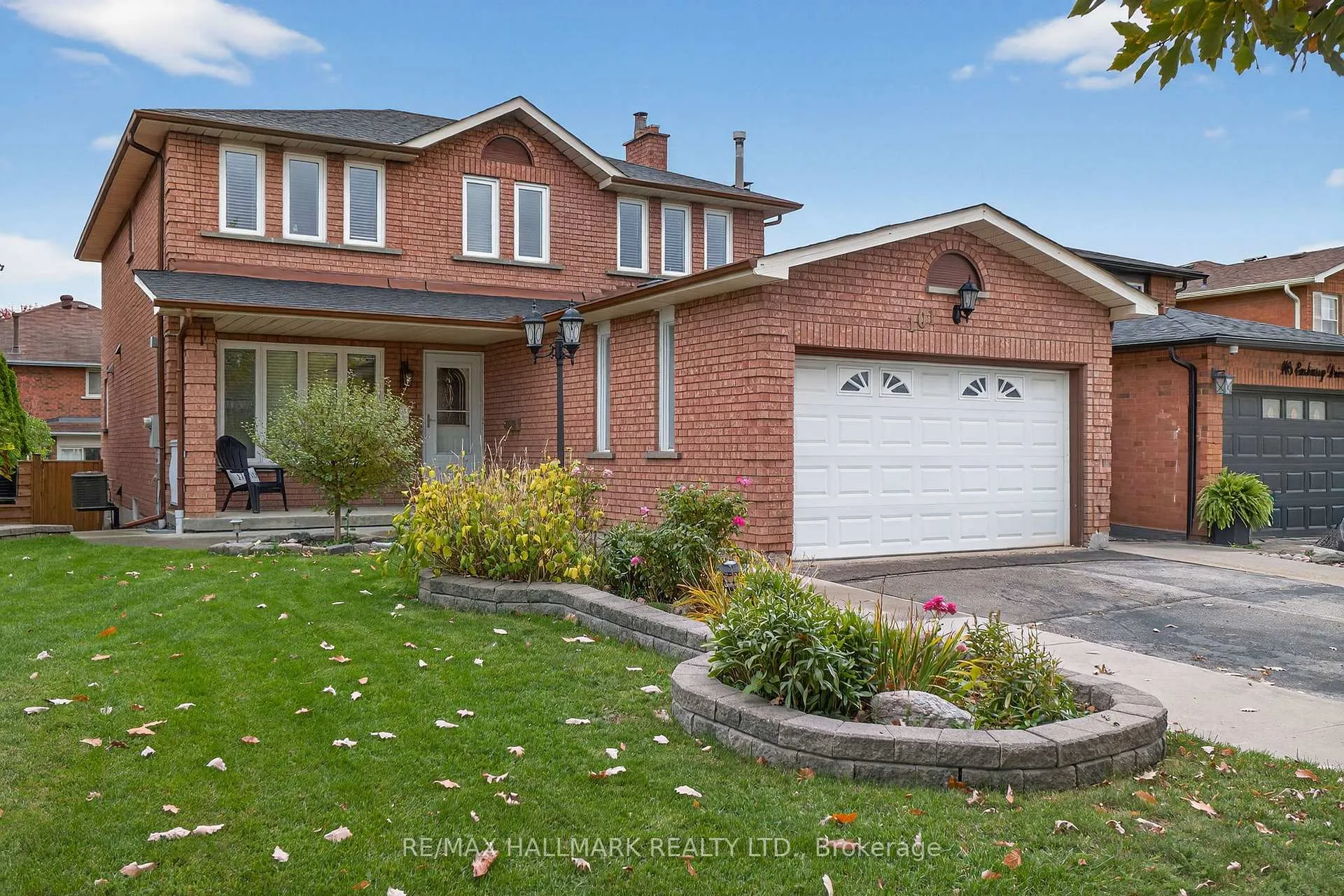Photo 3 of 101 Embassy Drive, Vaughan, East Woodbridge — HOMEH