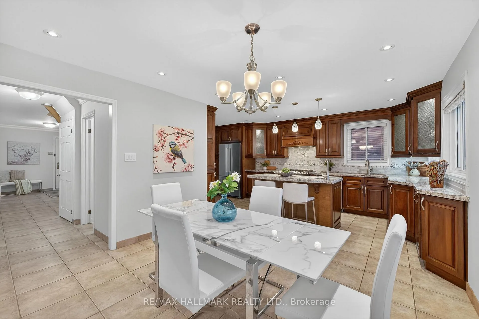 Photo 14 of 101 Embassy Drive, Vaughan, East Woodbridge — HOMEH