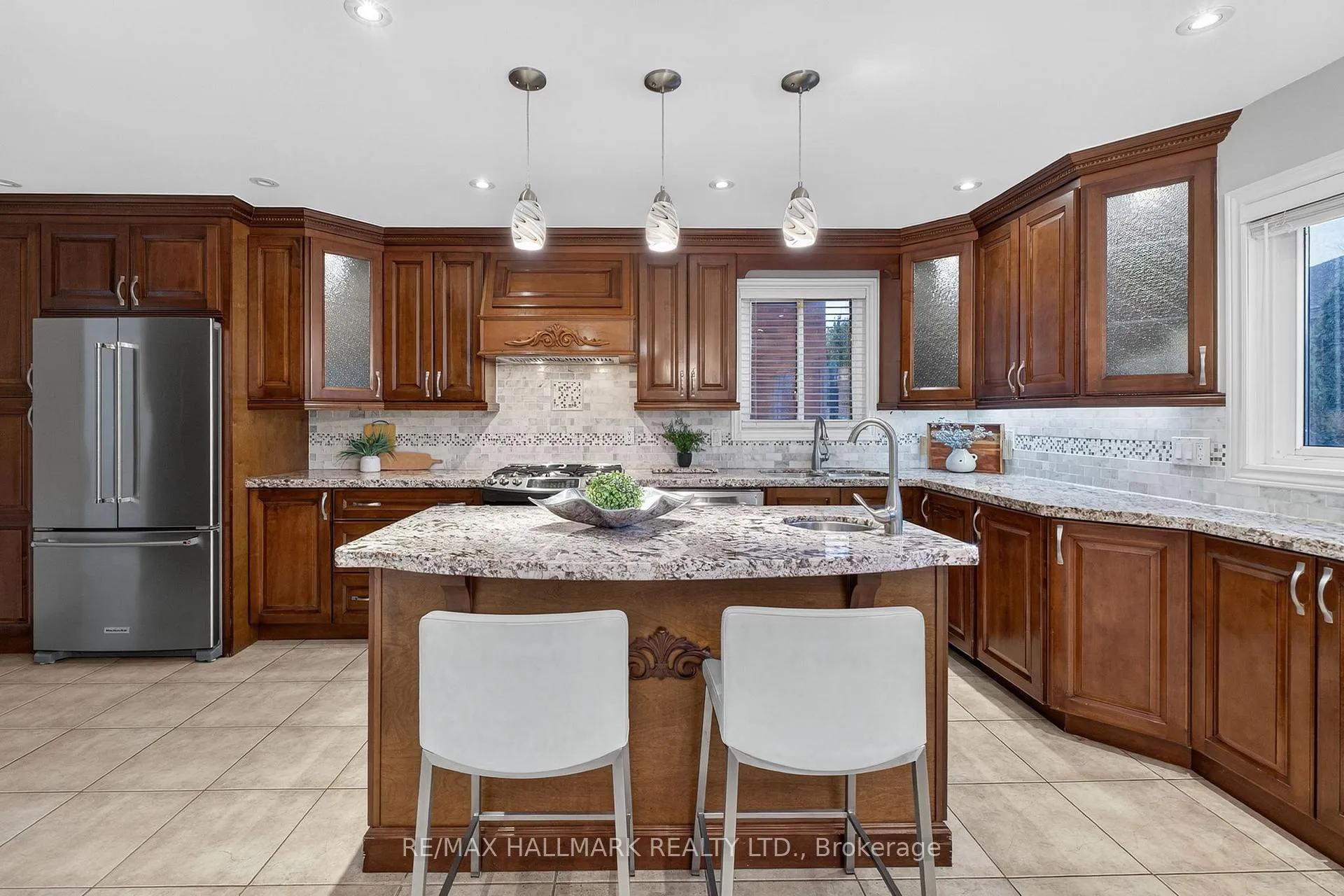 Photo 16 of 101 Embassy Drive, Vaughan, East Woodbridge — HOMEH