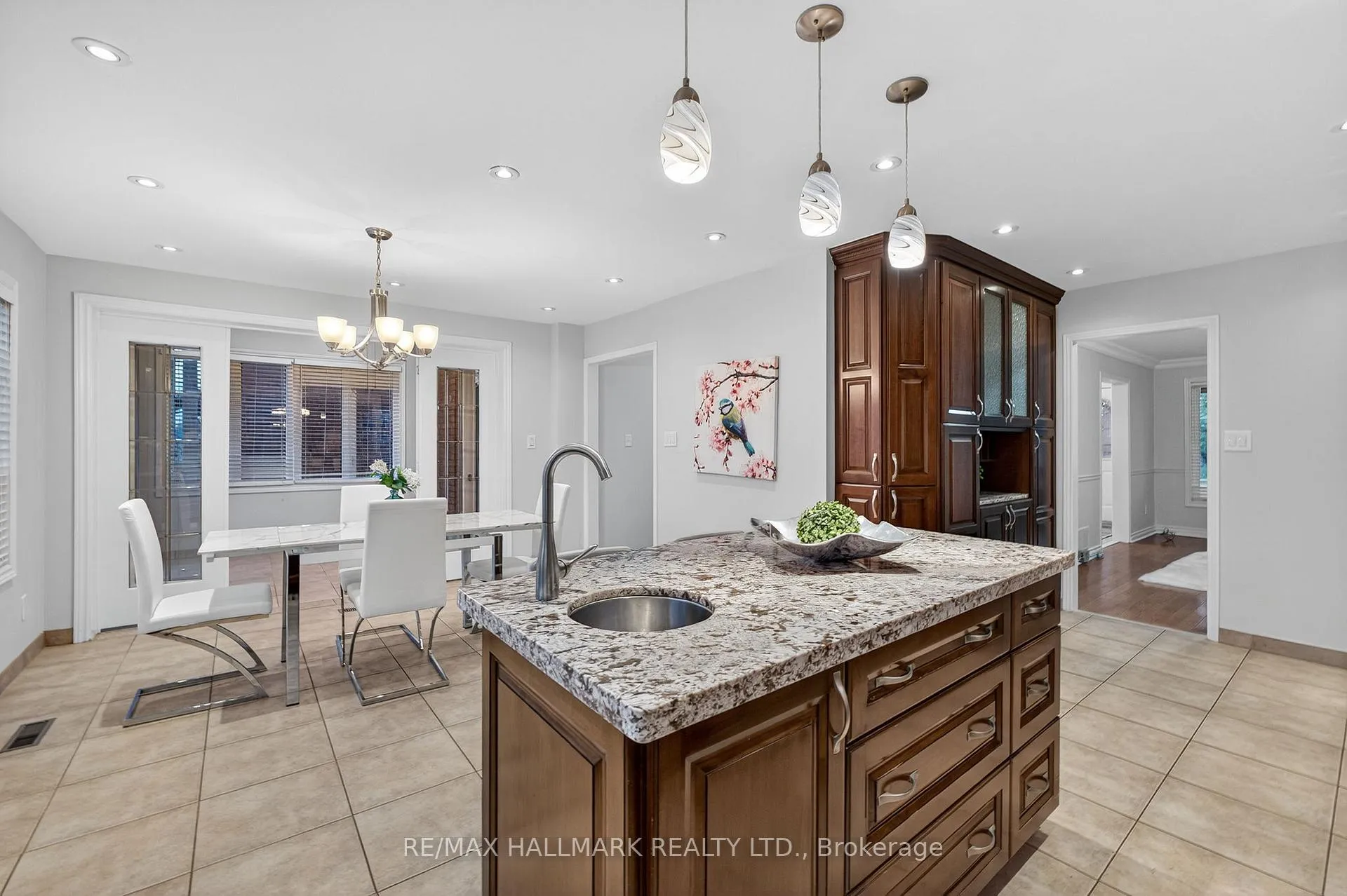 Photo 20 of 101 Embassy Drive, Vaughan, East Woodbridge — HOMEH