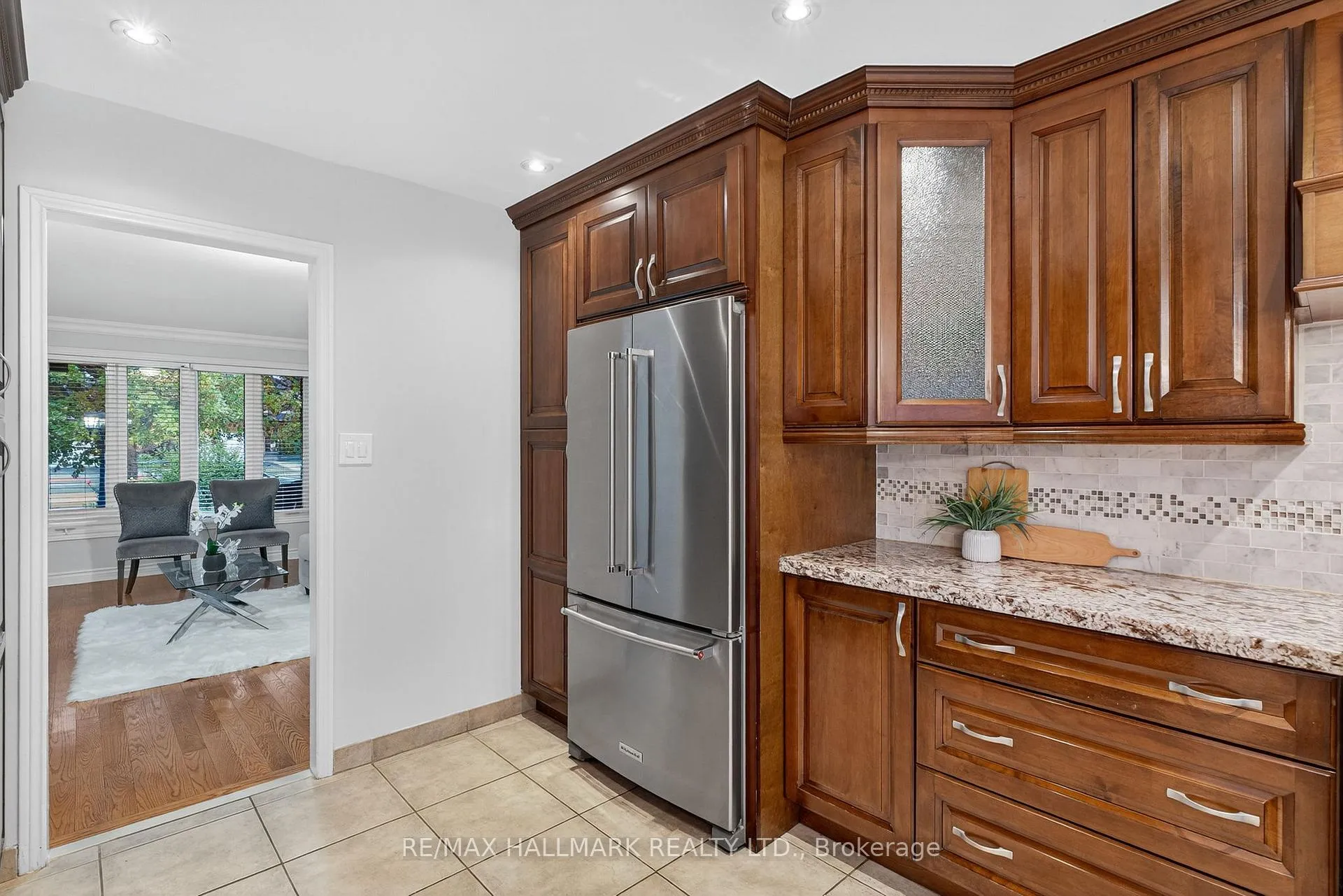 Photo 21 of 101 Embassy Drive, Vaughan, East Woodbridge — HOMEH