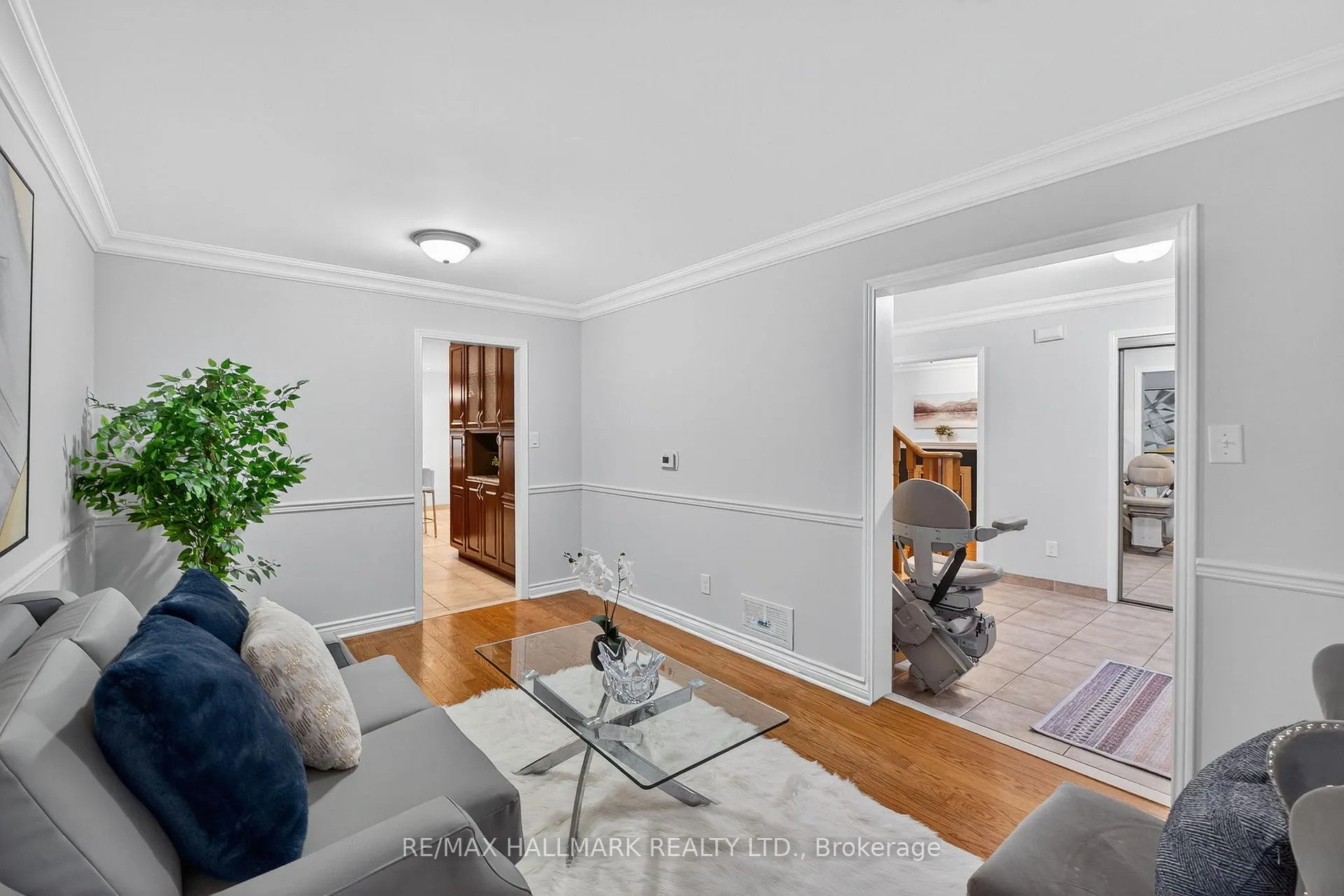 Photo 29 of 101 Embassy Drive, Vaughan, East Woodbridge — HOMEH