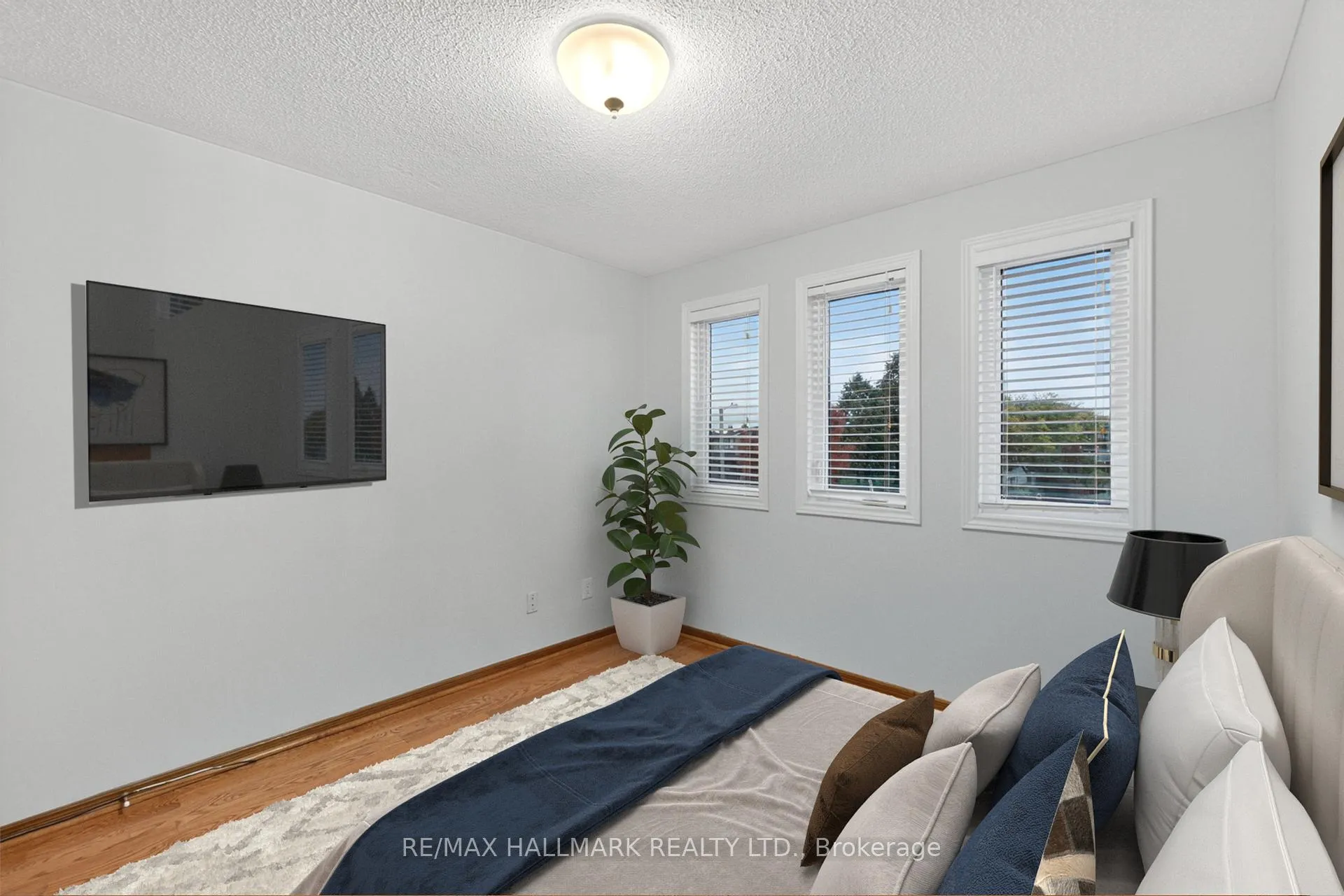 Photo 38 of 101 Embassy Drive, Vaughan, East Woodbridge — HOMEH