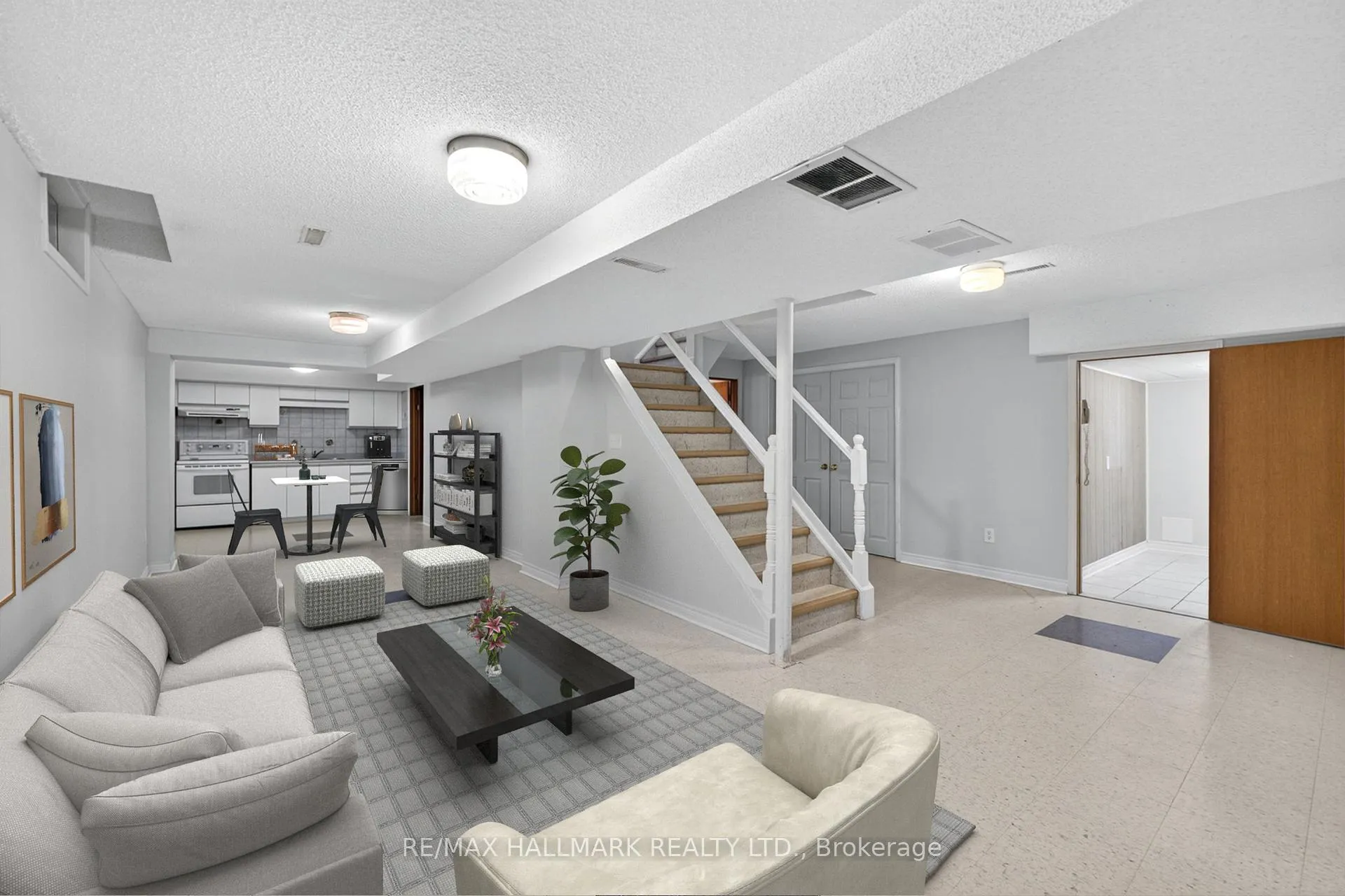 Photo 43 of 101 Embassy Drive, Vaughan, East Woodbridge — HOMEH