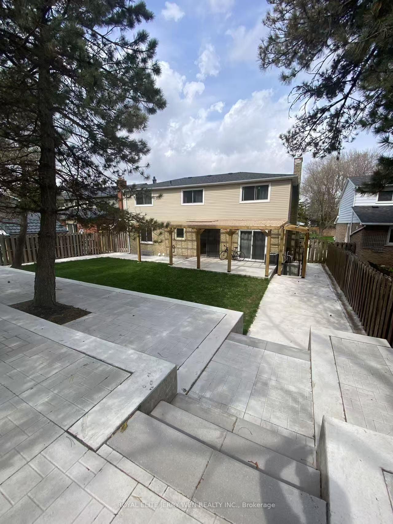 Photo 16 of 419 Stillmeadow Circle, Waterloo, Upper Beechwood — HOMEH