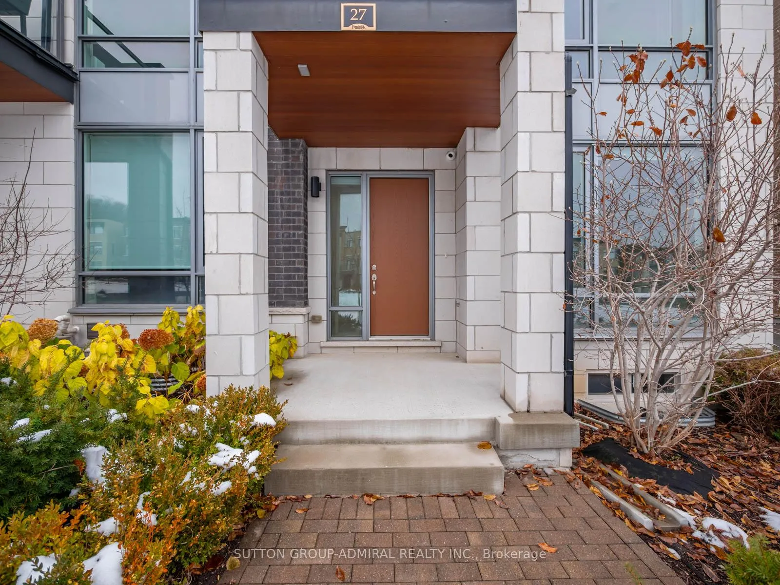 Photo 2 of 27 Adaskin Avenue, Vaughan, Patterson — HOMEH