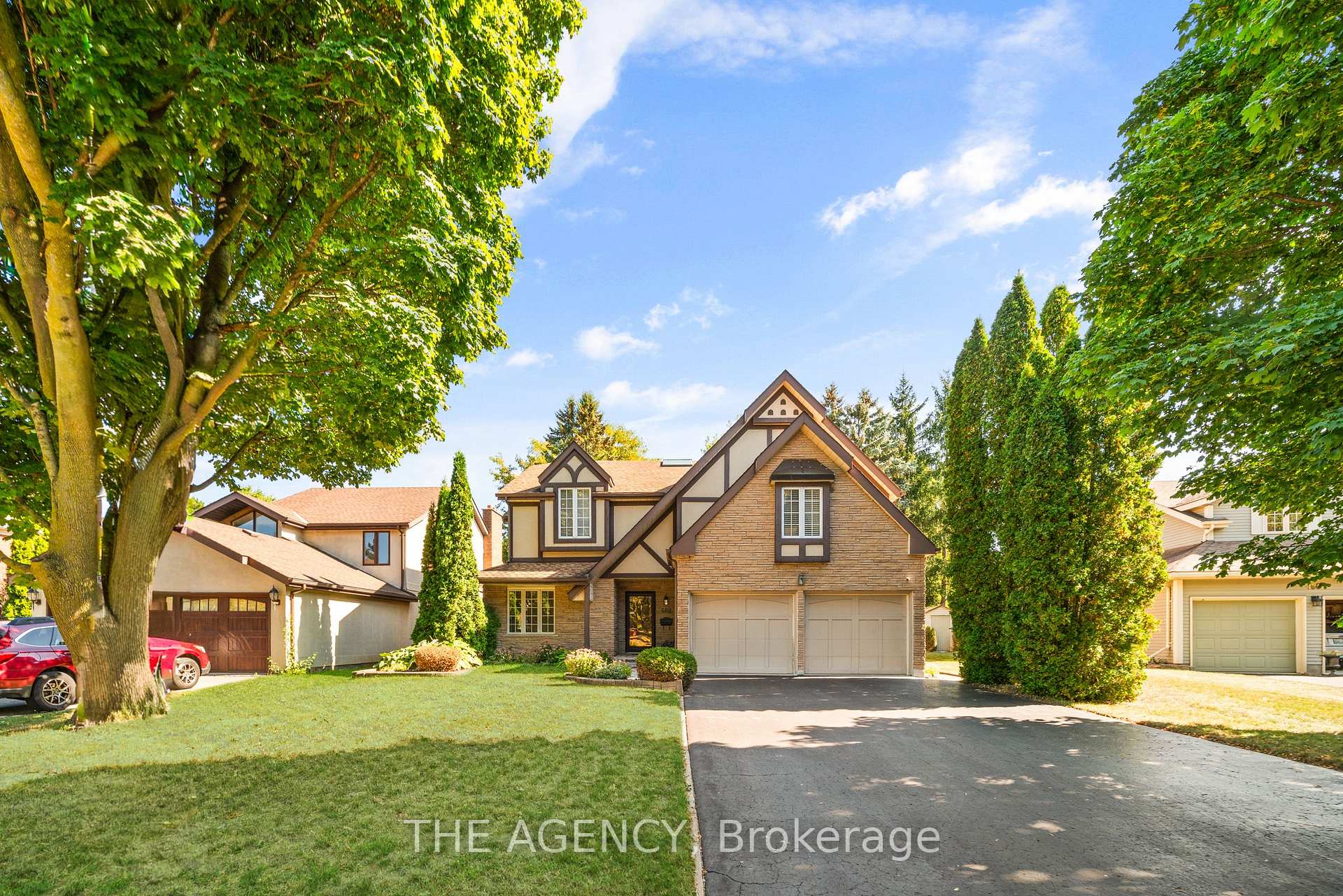 Photo 2 of 462 Winchester Drive, Waterloo — HOMEH