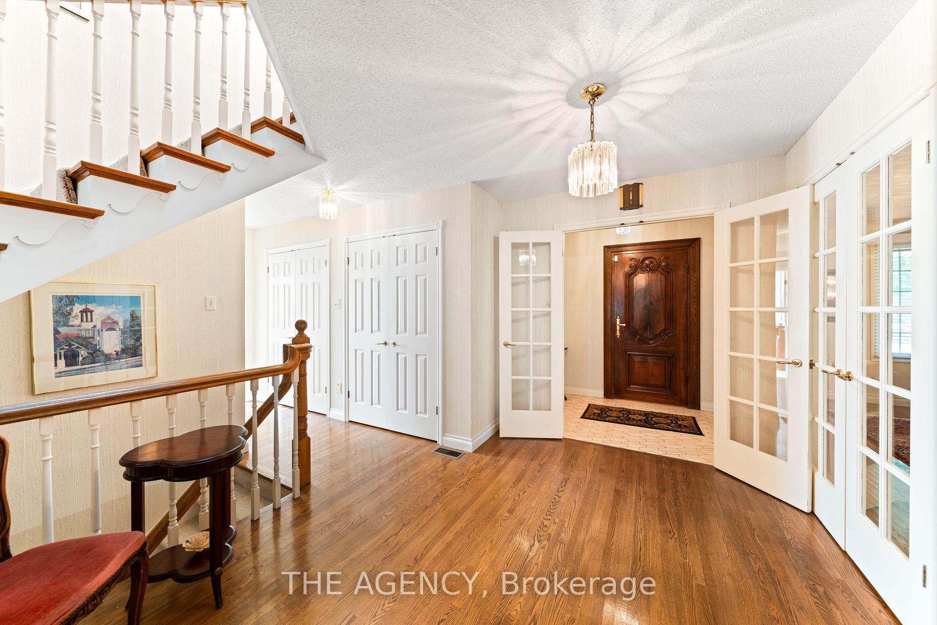 Photo 4 of 462 Winchester Drive, Waterloo — HOMEH
