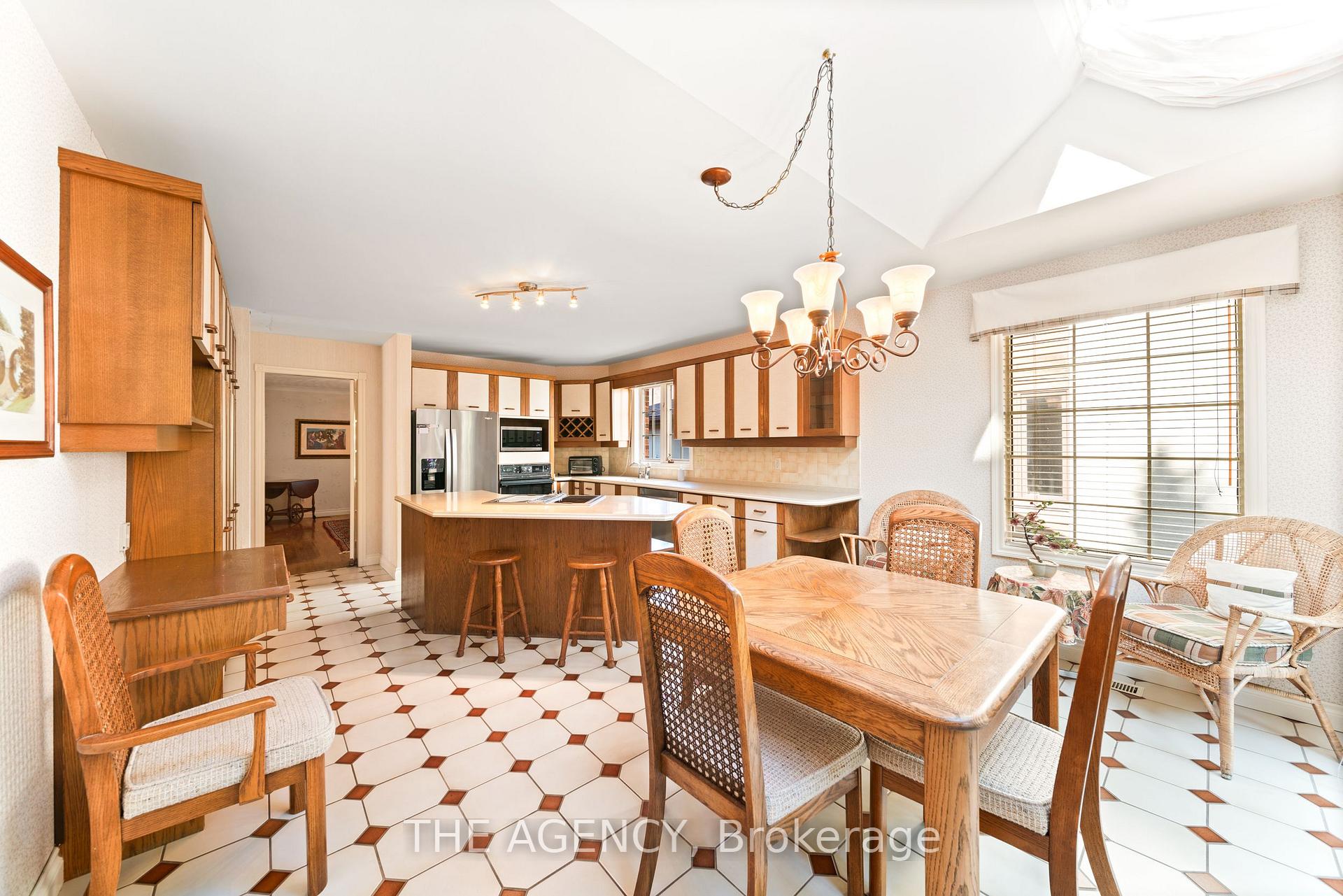 Photo 10 of 462 Winchester Drive, Waterloo — HOMEH