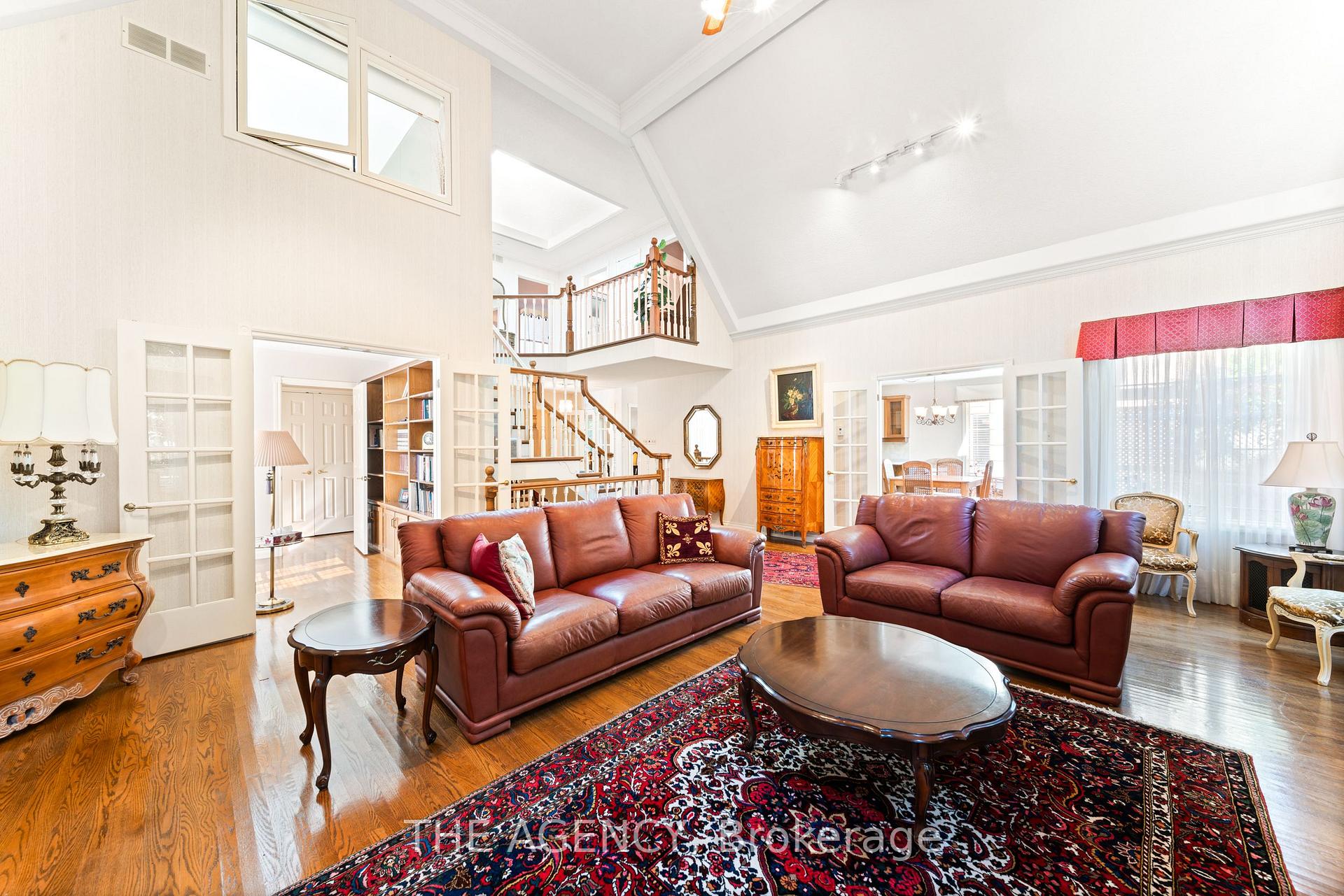 Photo 12 of 462 Winchester Drive, Waterloo — HOMEH
