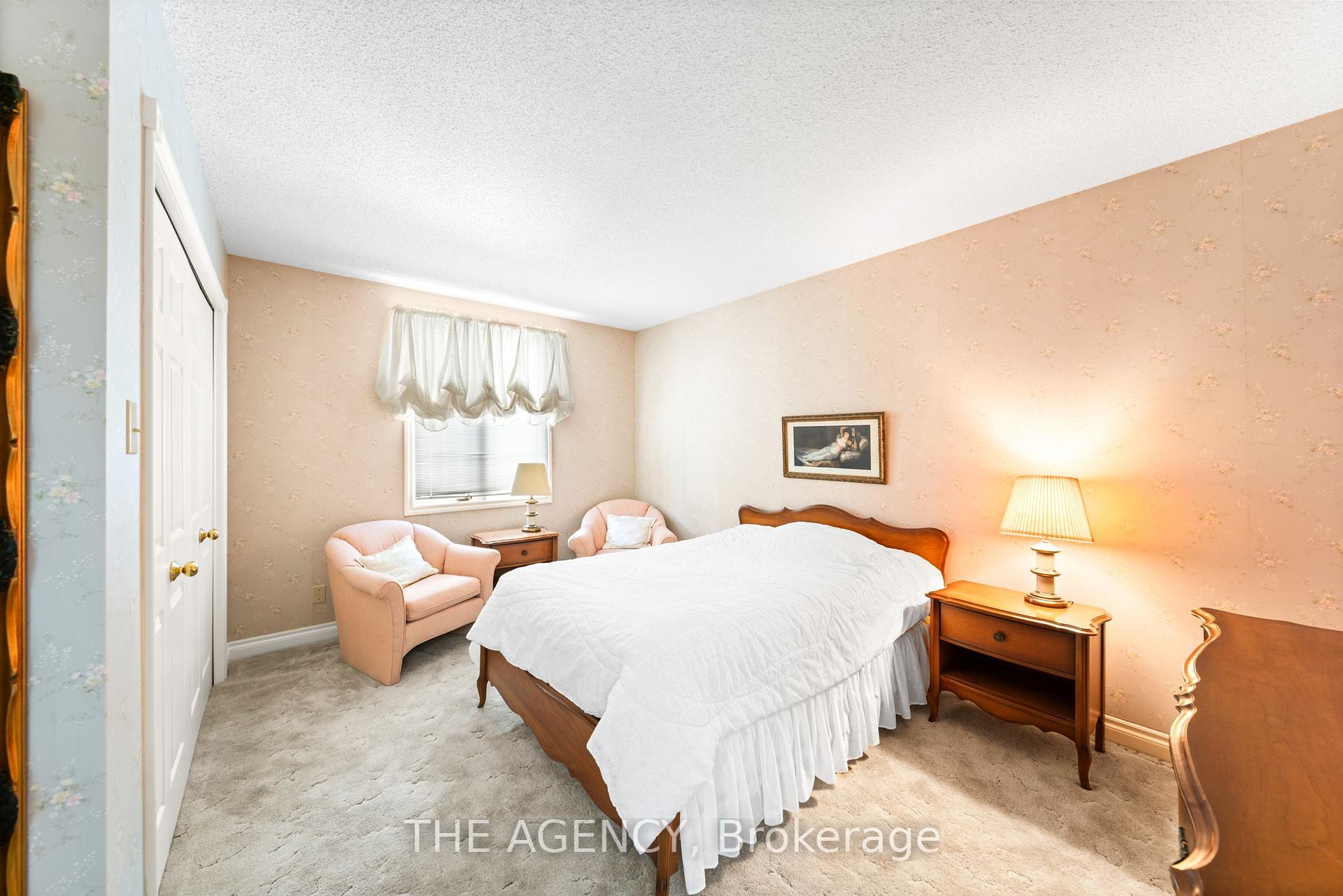 Photo 20 of 462 Winchester Drive, Waterloo — HOMEH