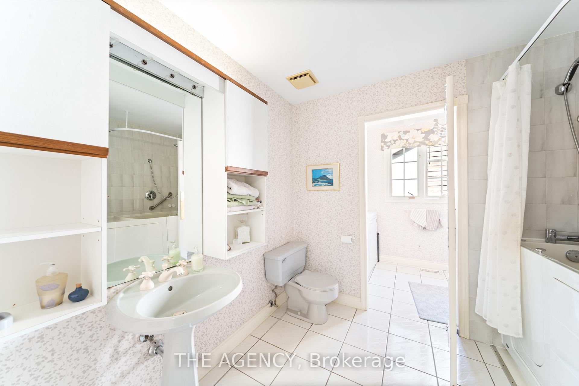 Photo 21 of 462 Winchester Drive, Waterloo — HOMEH
