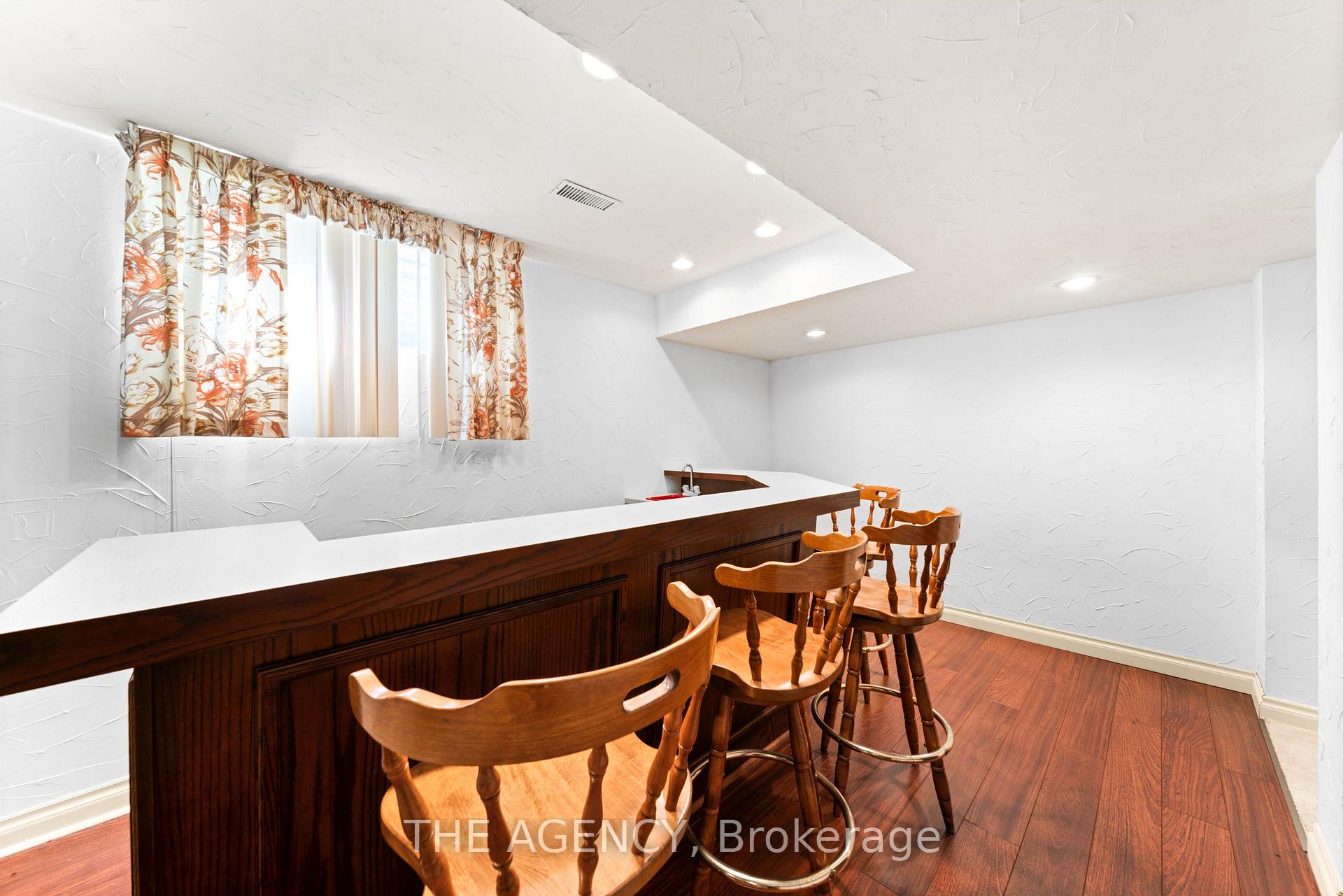 Photo 25 of 462 Winchester Drive, Waterloo — HOMEH