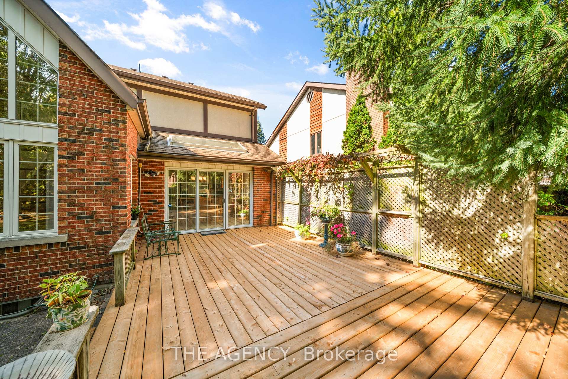 Photo 29 of 462 Winchester Drive, Waterloo — HOMEH