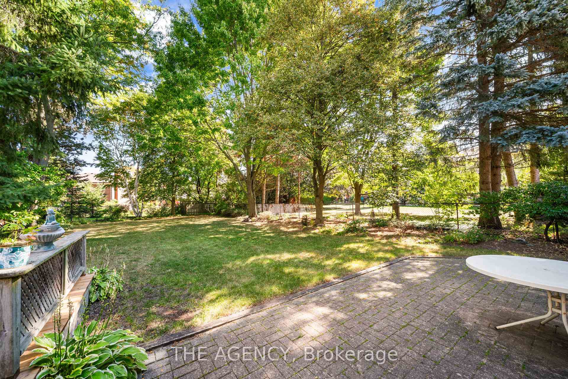 Photo 31 of 462 Winchester Drive, Waterloo — HOMEH