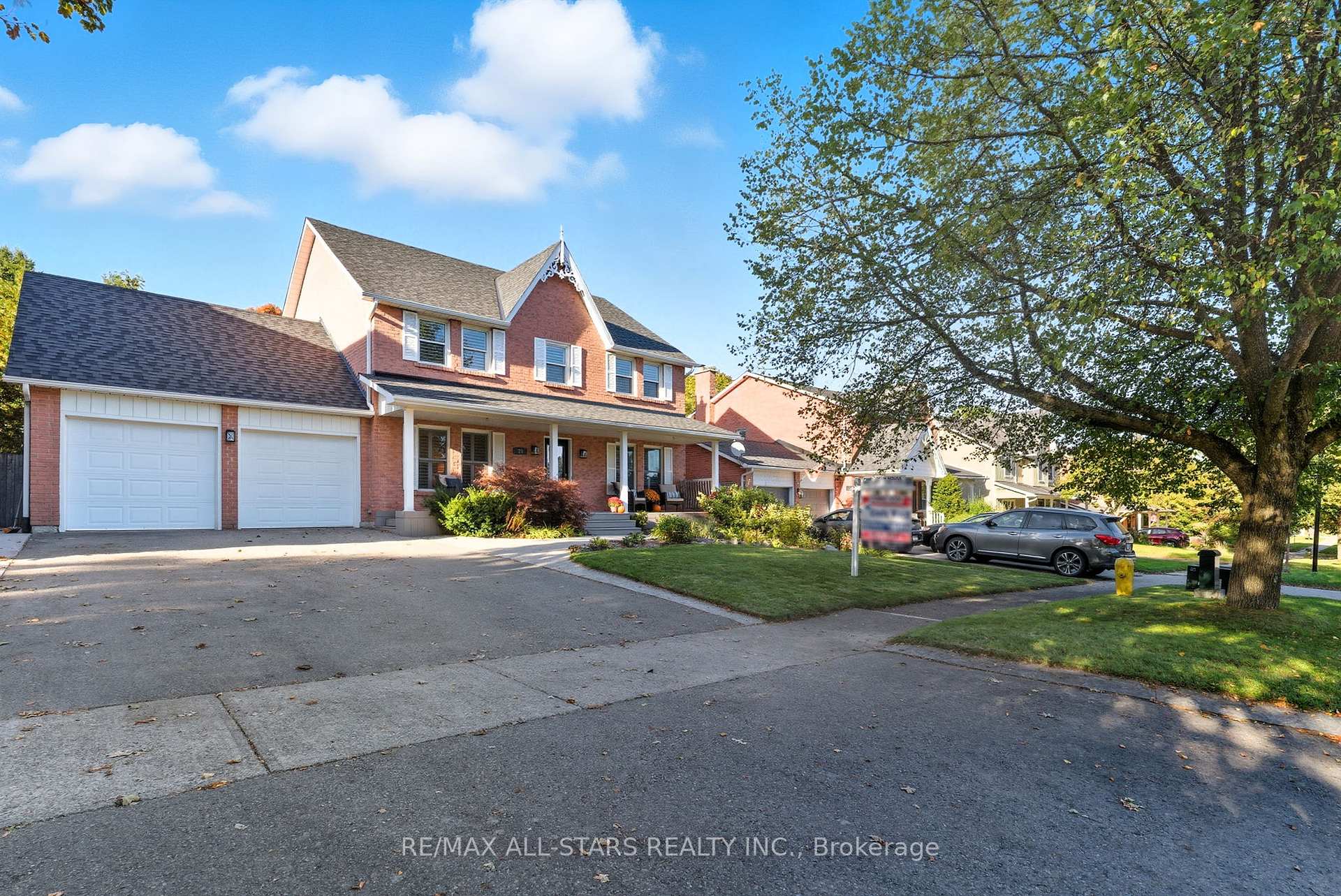 Photo 2 of 23 Bolton Drive, Uxbridge — HOMEH
