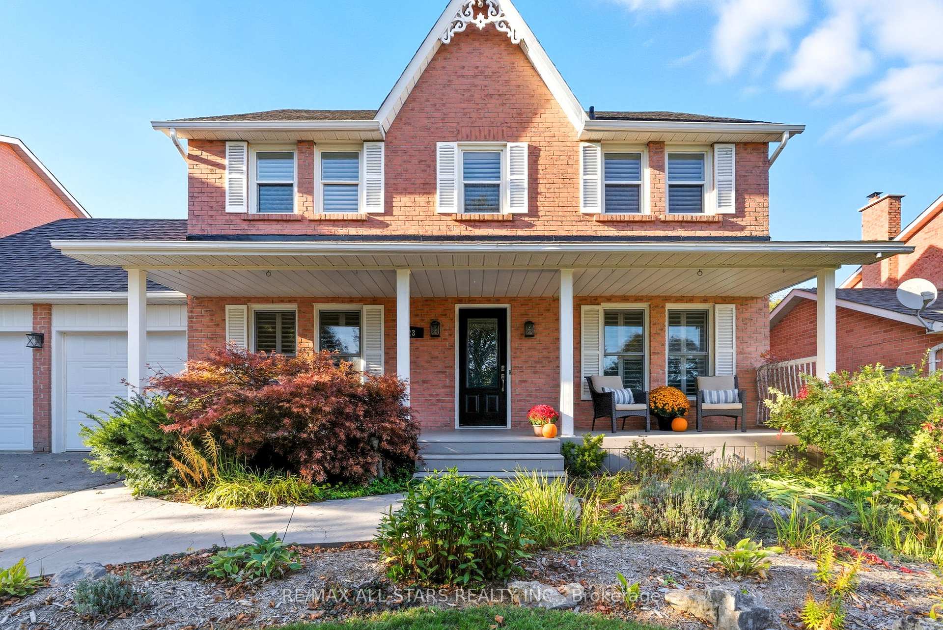 Photo 3 of 23 Bolton Drive, Uxbridge — HOMEH