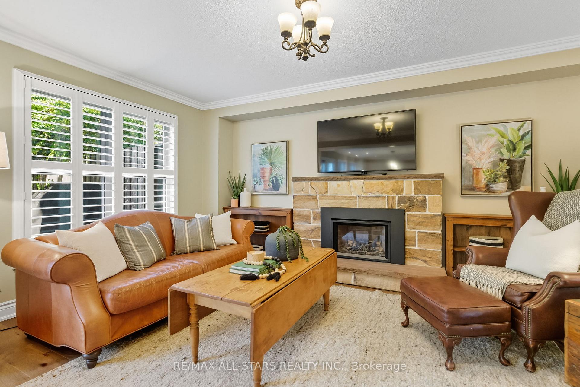 Photo 12 of 23 Bolton Drive, Uxbridge — HOMEH