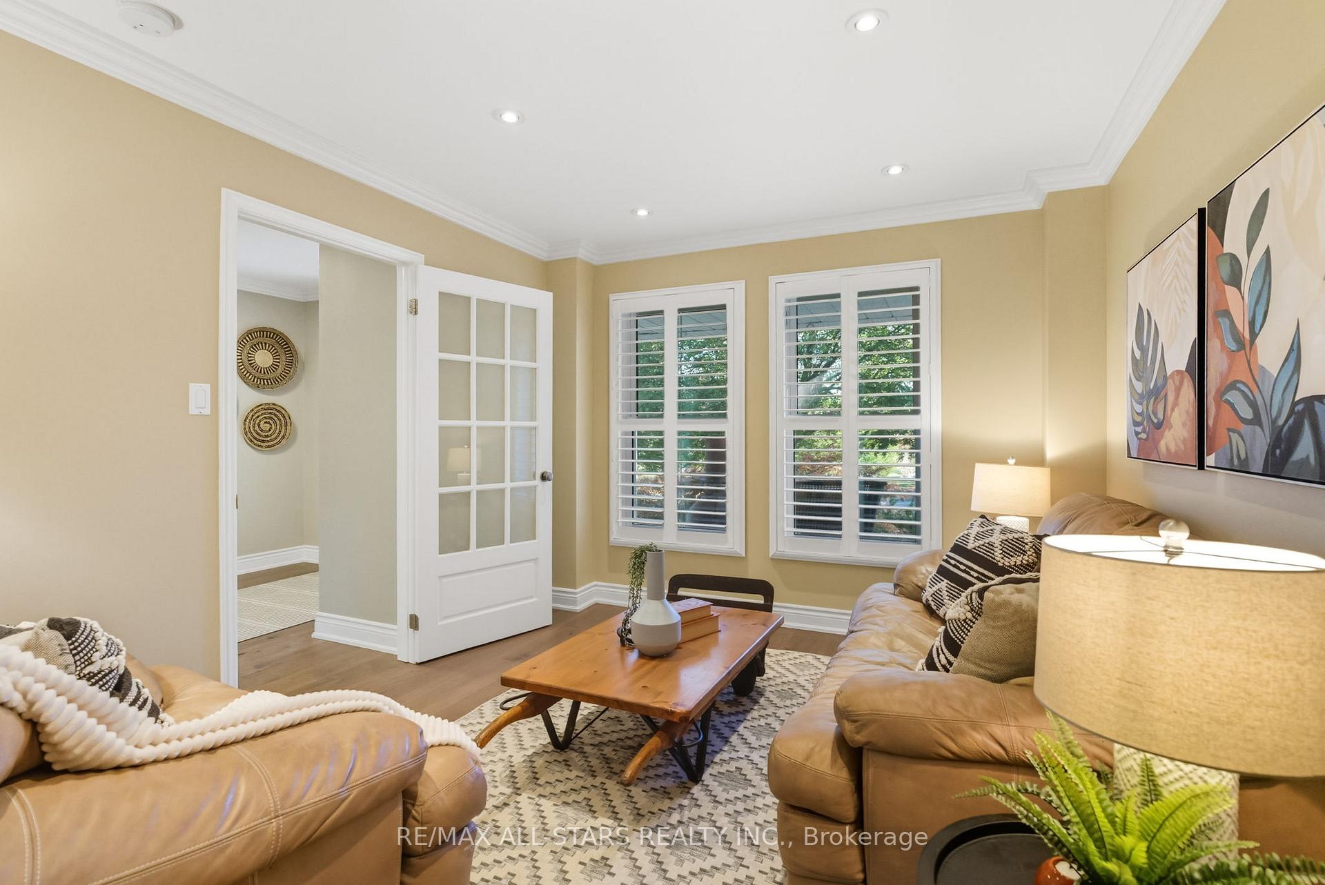 Photo 15 of 23 Bolton Drive, Uxbridge — HOMEH