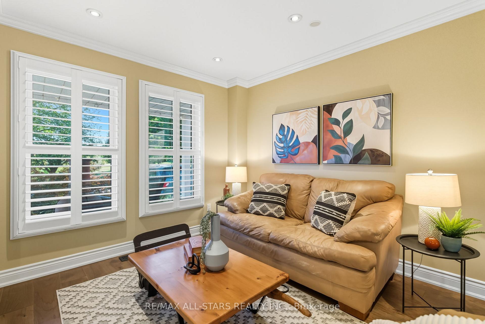 Photo 16 of 23 Bolton Drive, Uxbridge — HOMEH