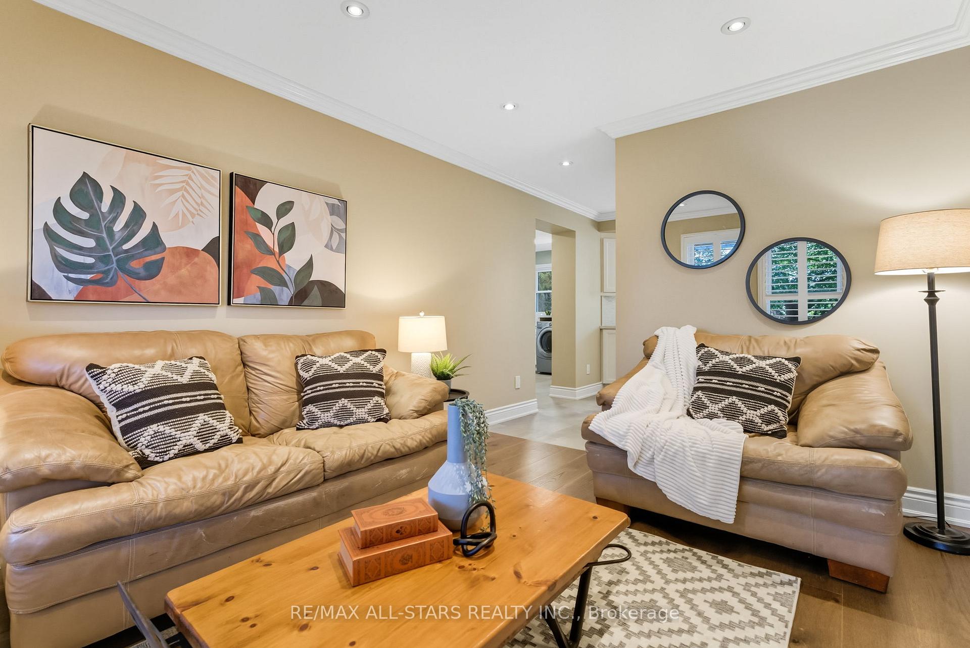 Photo 17 of 23 Bolton Drive, Uxbridge — HOMEH